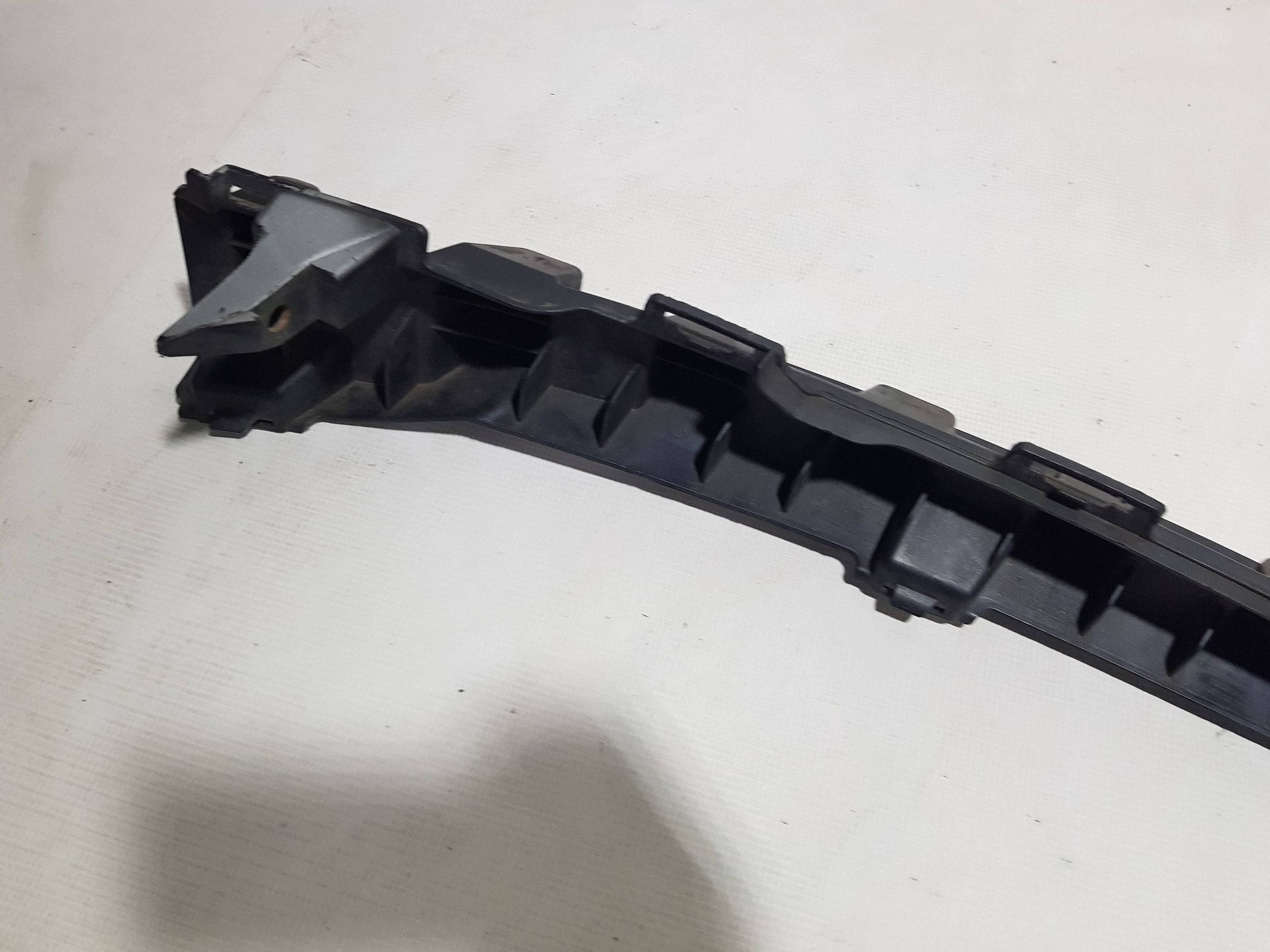 Traverse Pare choc Avant Avant Support Console Mercedes C W204