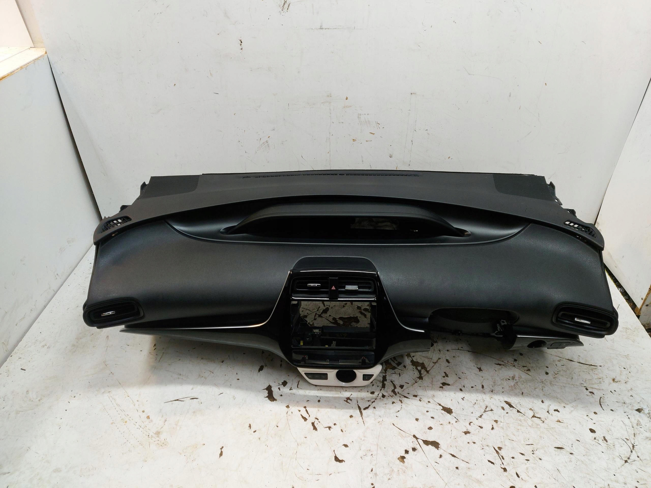 TOYOTA PRIUS IV cockpit pulpit dashboard instrument panel UK ANGLIK