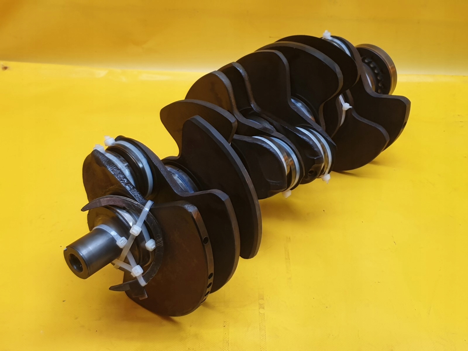 WAŁ KORBOWY AUDI A8 D3 6.0 BHT PANEWKI 07CD Wersja Europejska