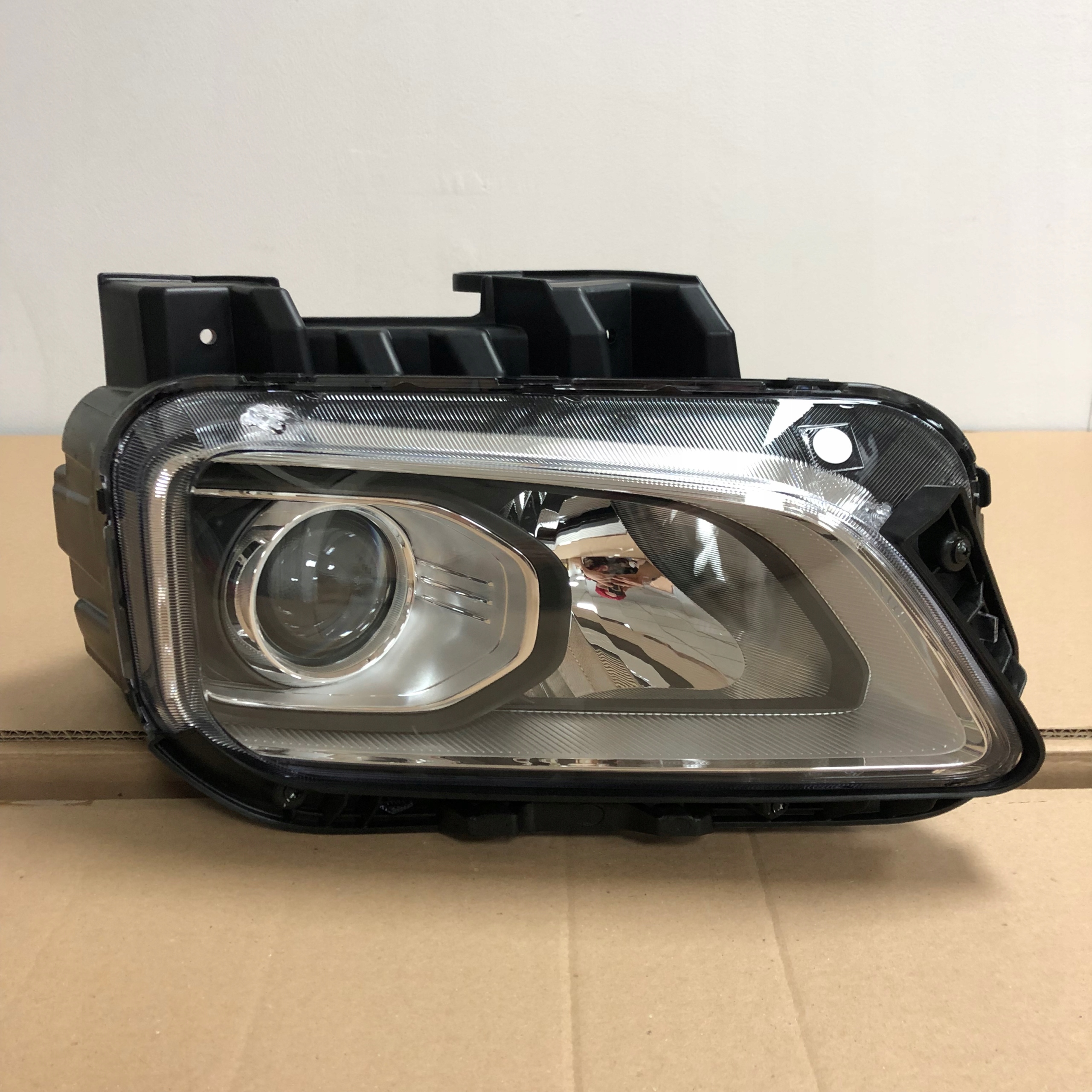 KONA LAMPA PRZÓD, PRAWA, NOWA, ORYGINALNA