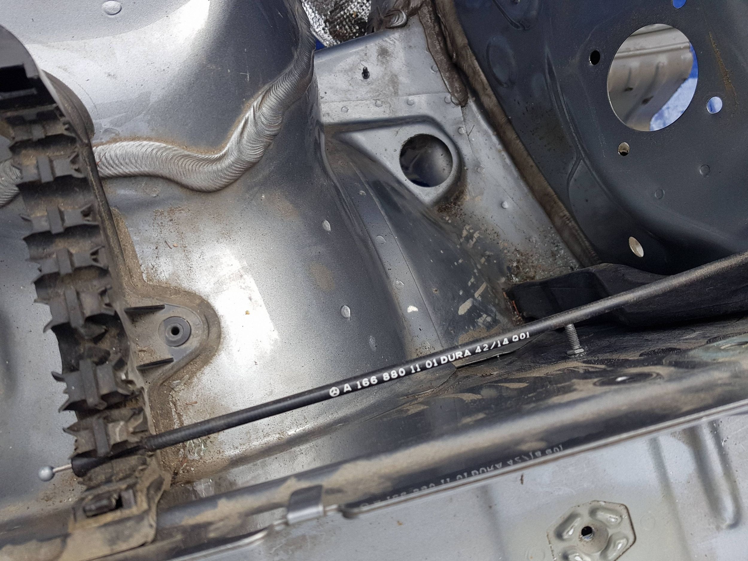 MERCEDES GL GLS ML X166 W166 quarter pillar left front 792