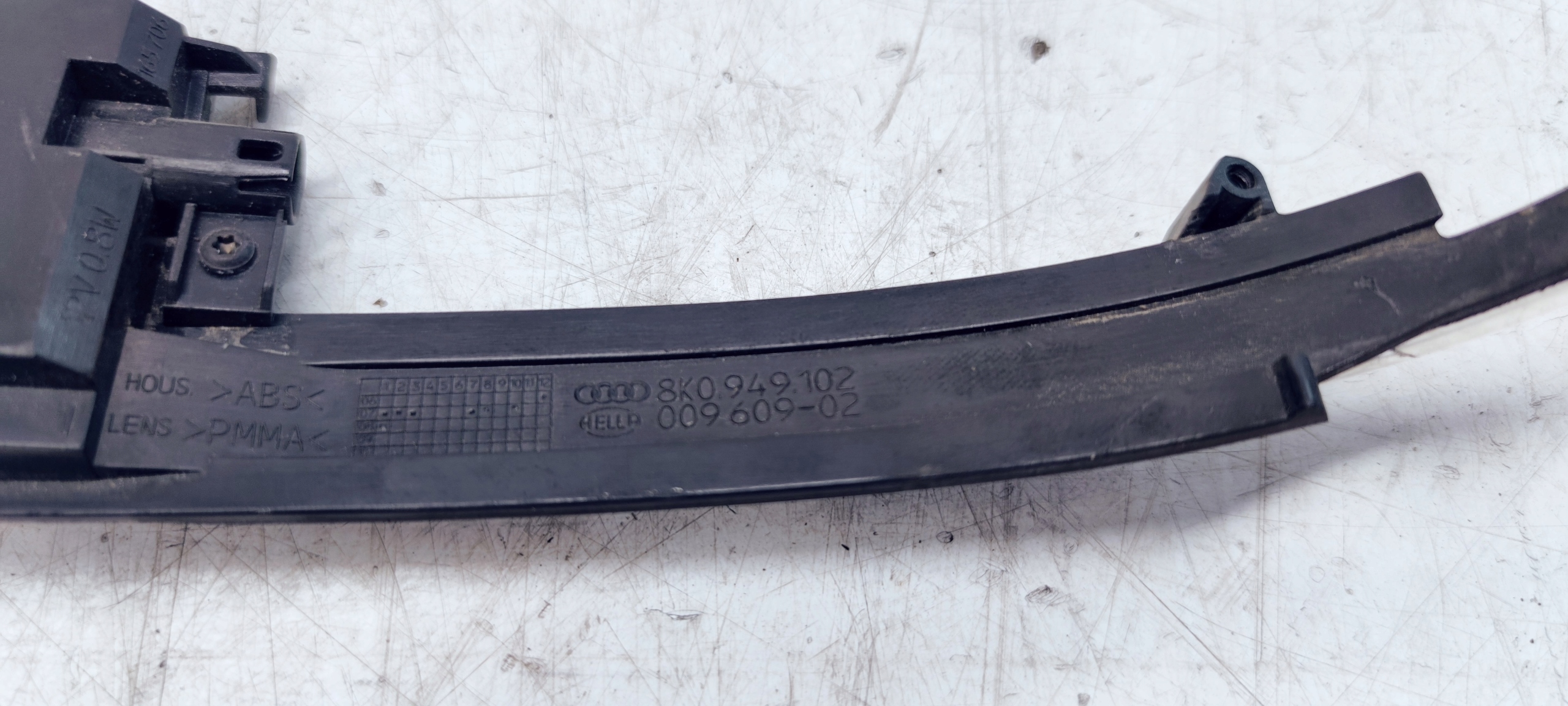 indicator LUSTERA right AUDI A4 B8 8K0949102