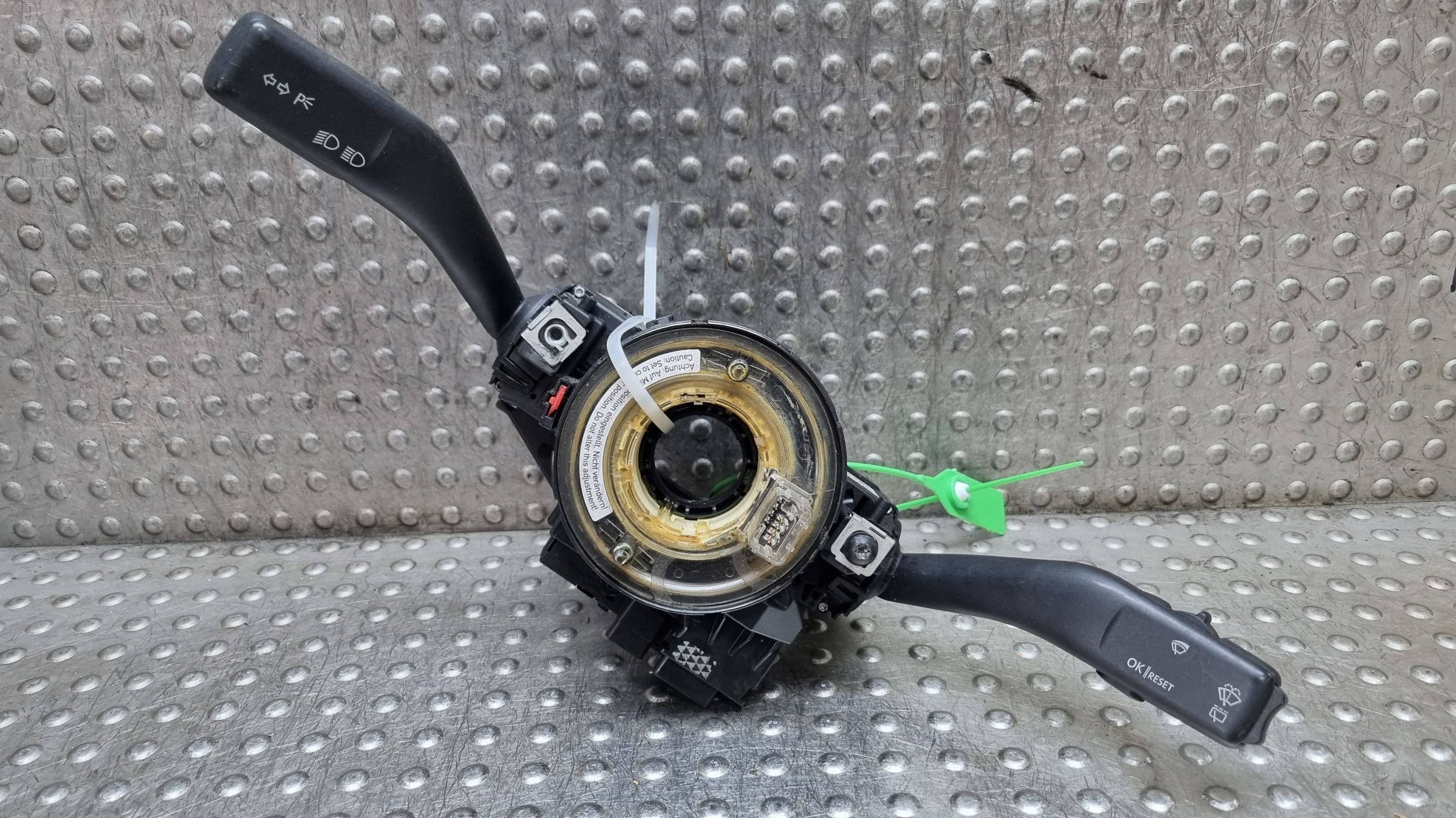 commodo commande levier commodo sous volant anneau 1K0953503CP GOLF V LEON II OCTAVIA II