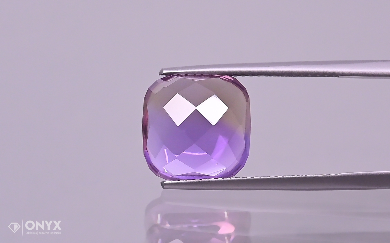 Ametryn fasetovaný cushion 11,5x11,5 mm