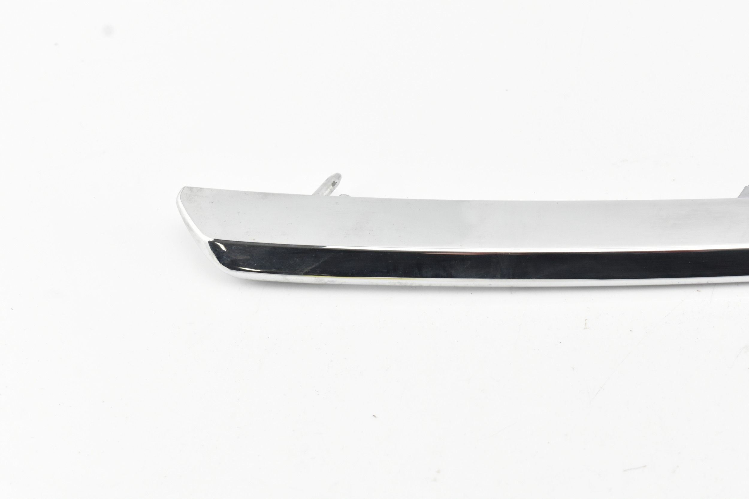 D44A-50131 - БАМПЕР СКОЛЬЖЕНИЯ ЛЕВЫЙ ПЕРЕДНИЙ ХРОМ MAZDA 2 DJ DL 19-