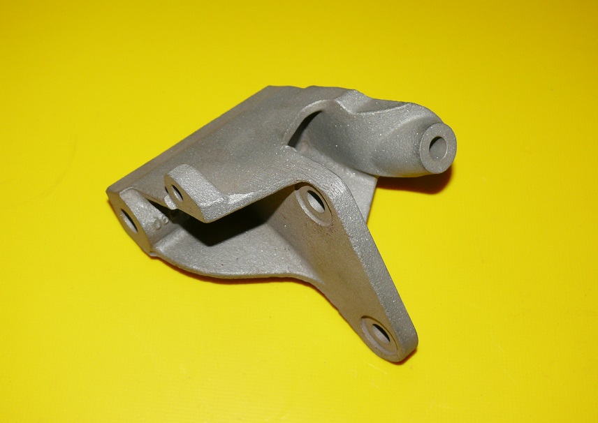 holder holder bracket alternator AUDI A6 C5 A4 B6 3.0 220KM ASN 06C903143A