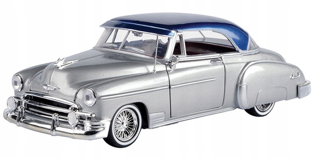 Chevy Bel Air 1950 stříbrná 1:24 Motormax 79026