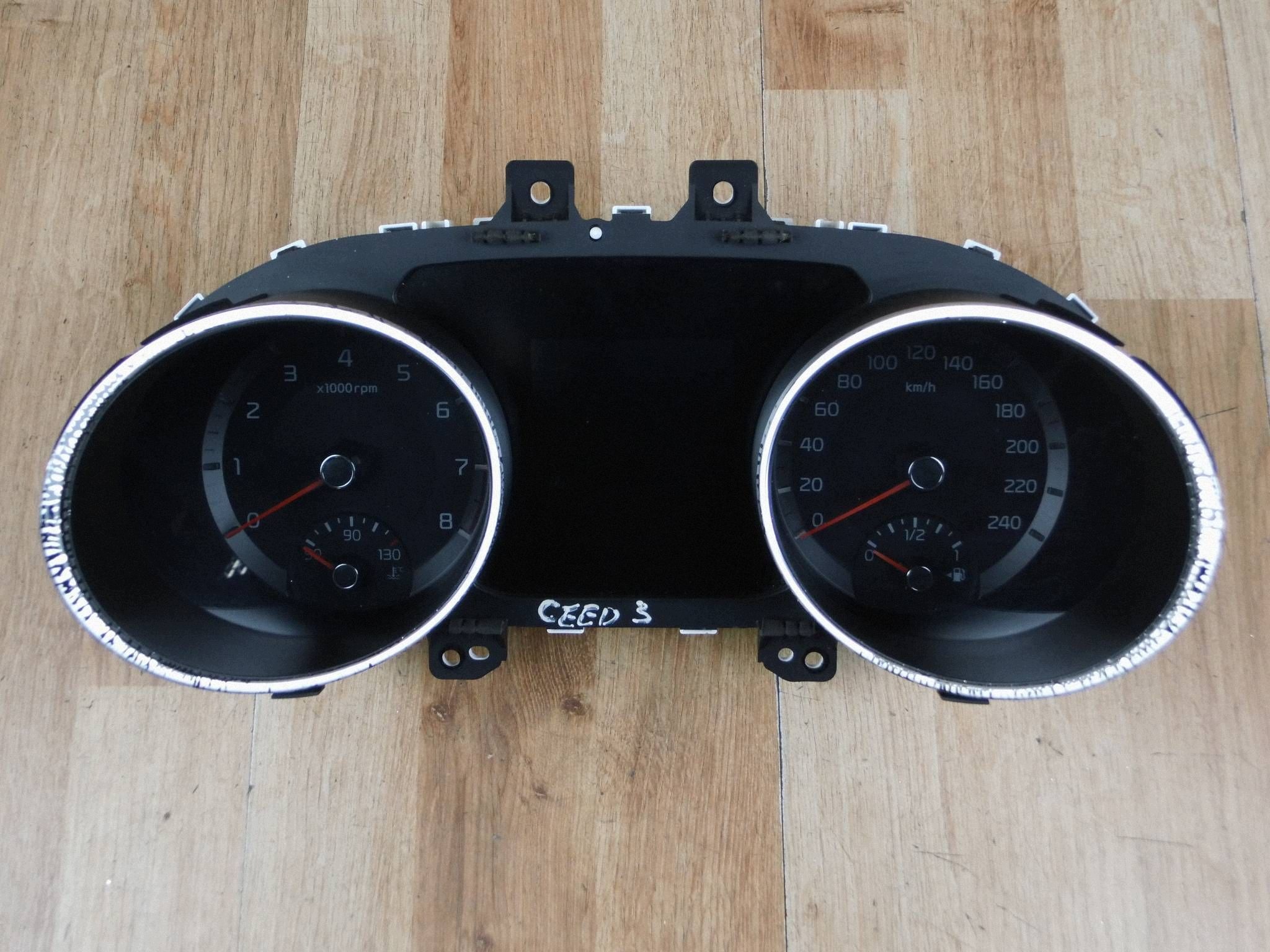 Kia Ceed III GT dials 94003J7420 94003-J7420