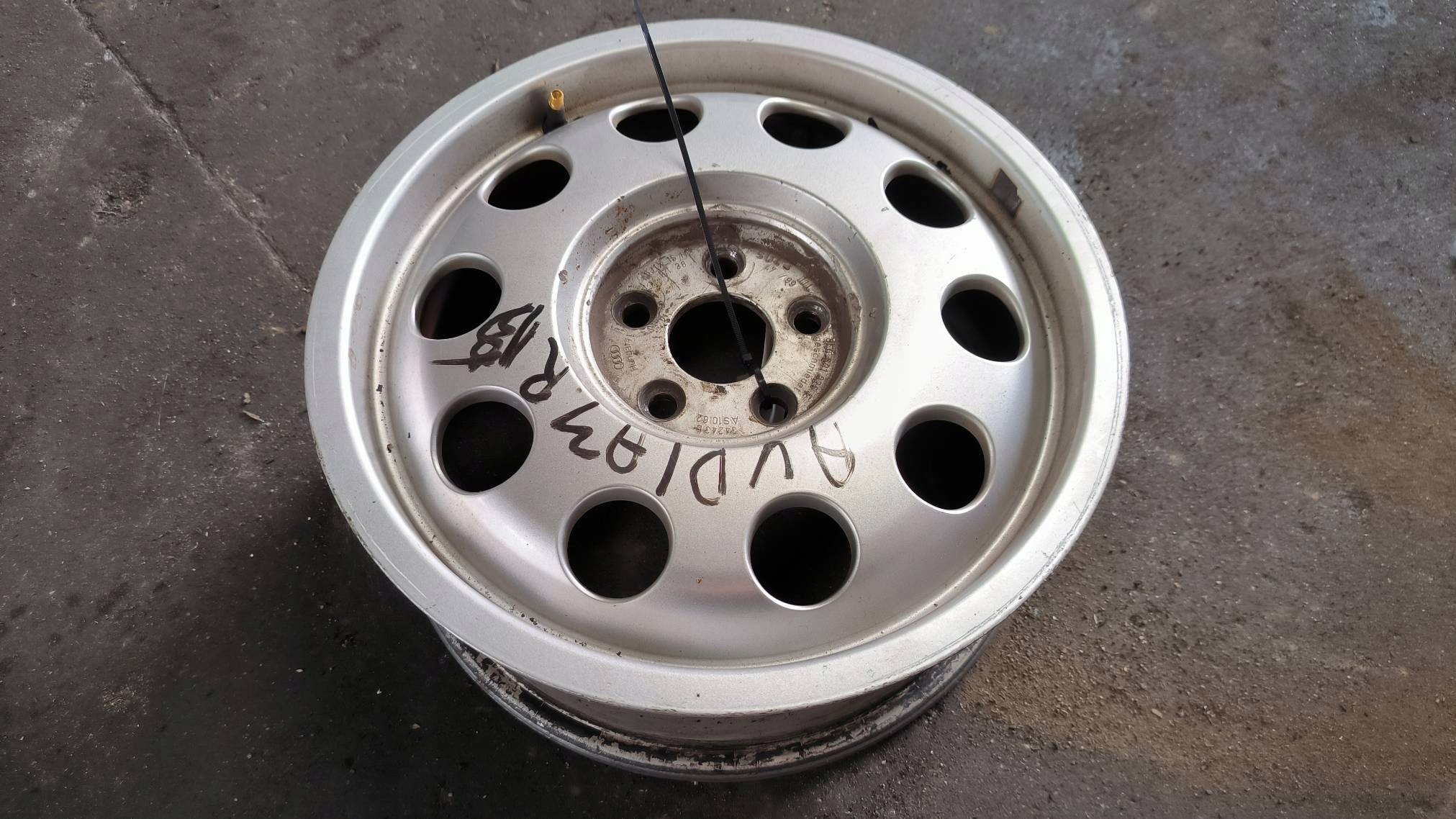 disk hliníkový 15'' 5X100 8L0601025E AUDI A3 8L