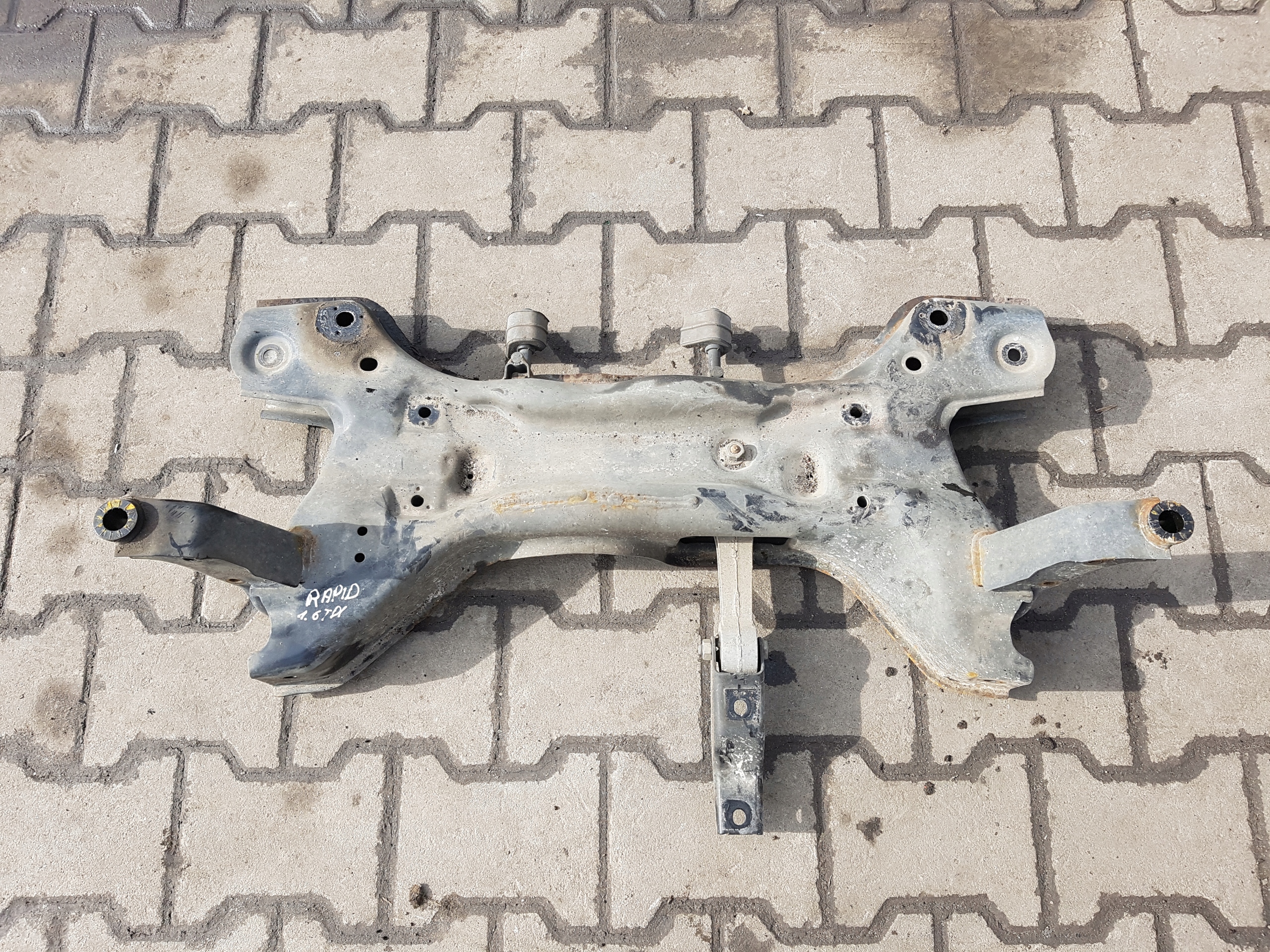 SKODA RAPID 12R-1.6 TDI сани візки двигуна спереду