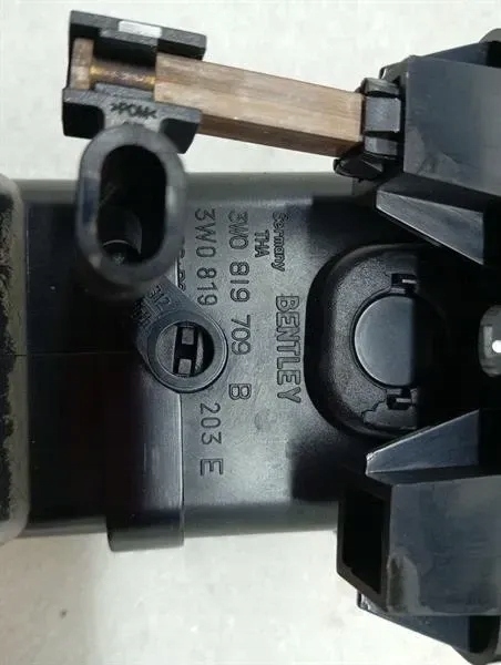 Bentley CONTINENTAL GT W12 AIR 3W0819359 Решетка