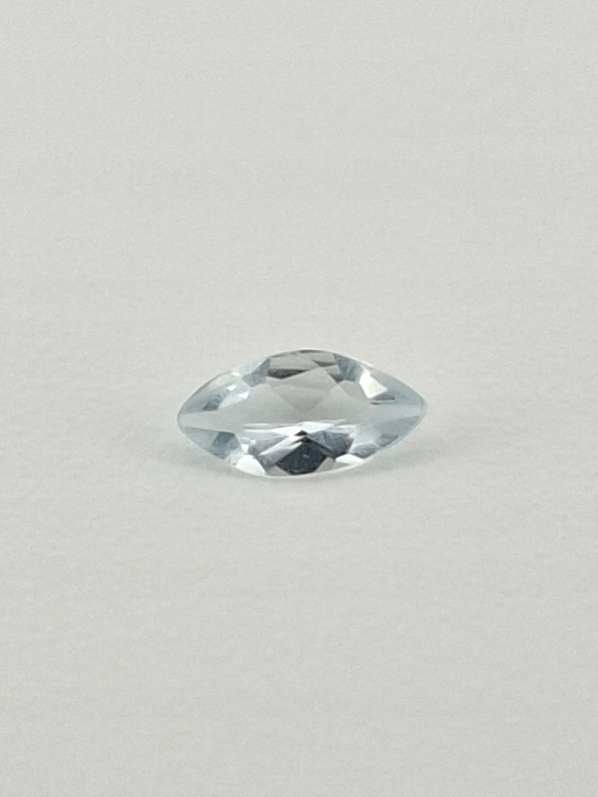 Naturalny Akwamaryn Markiza 2 x 4 mm
