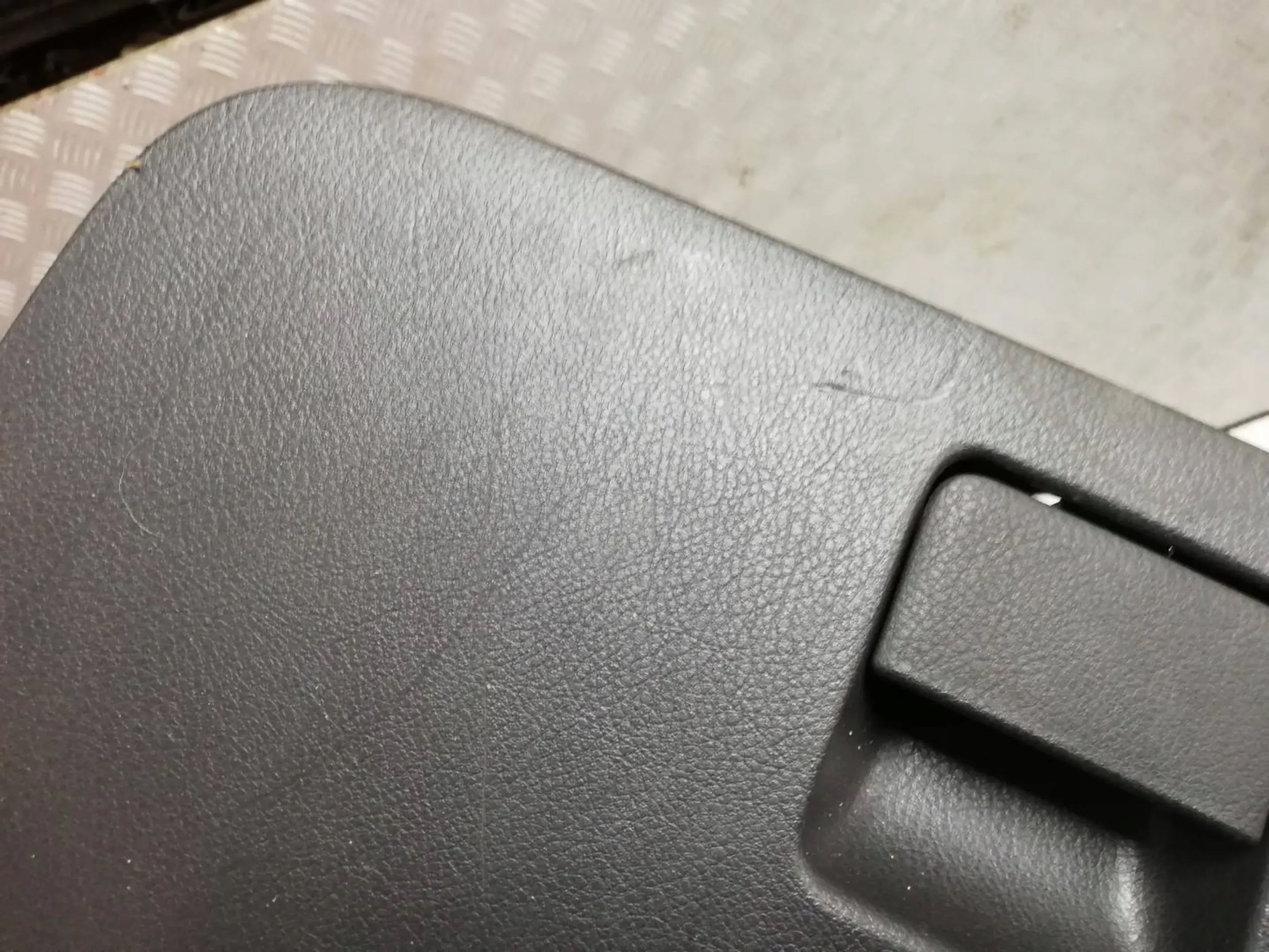 бардачок пассажира Chevrolet Aveo II