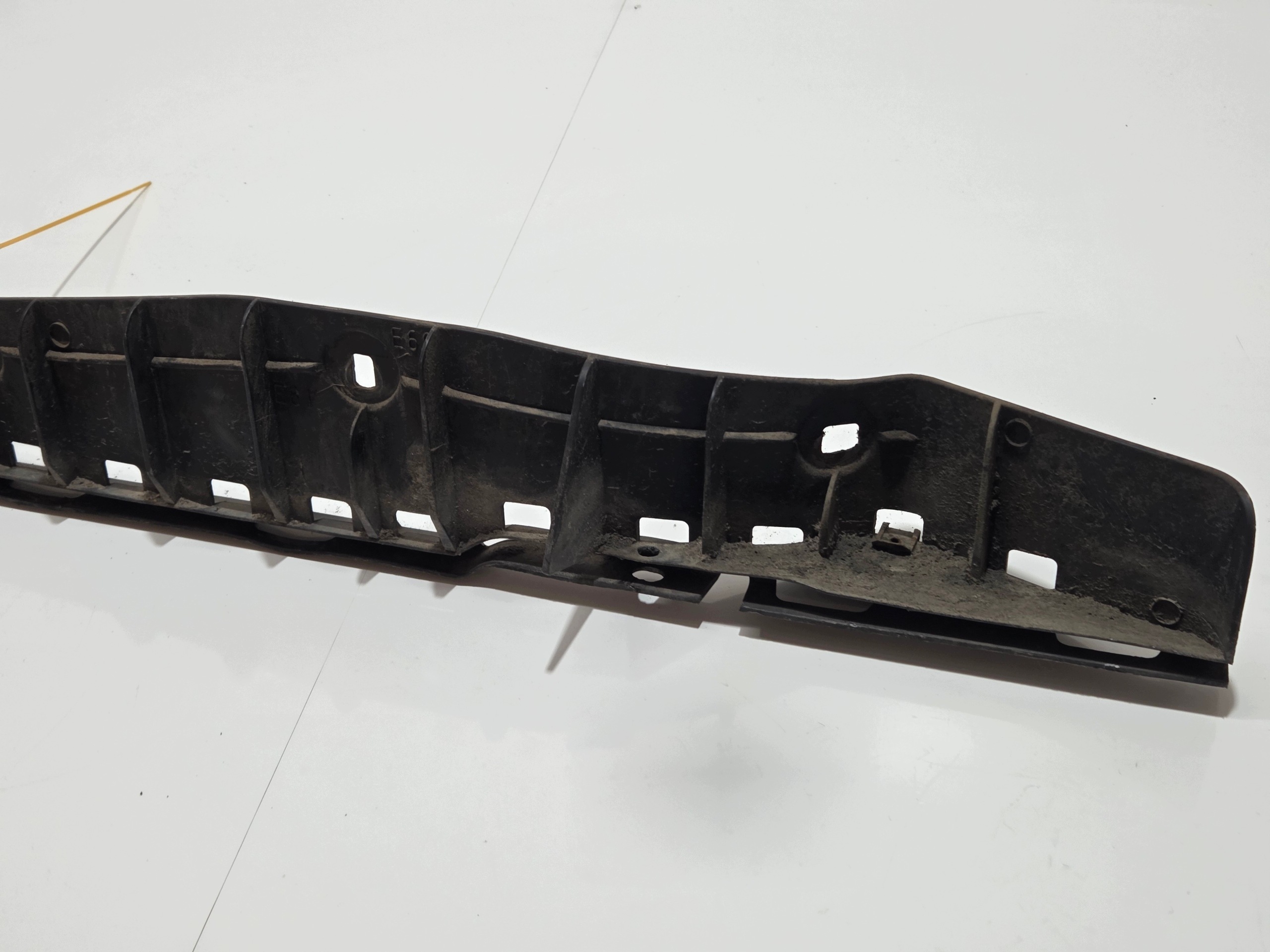PROWADNICA paraurti posteriore BMW E60 E61 M PAKIET 7897144