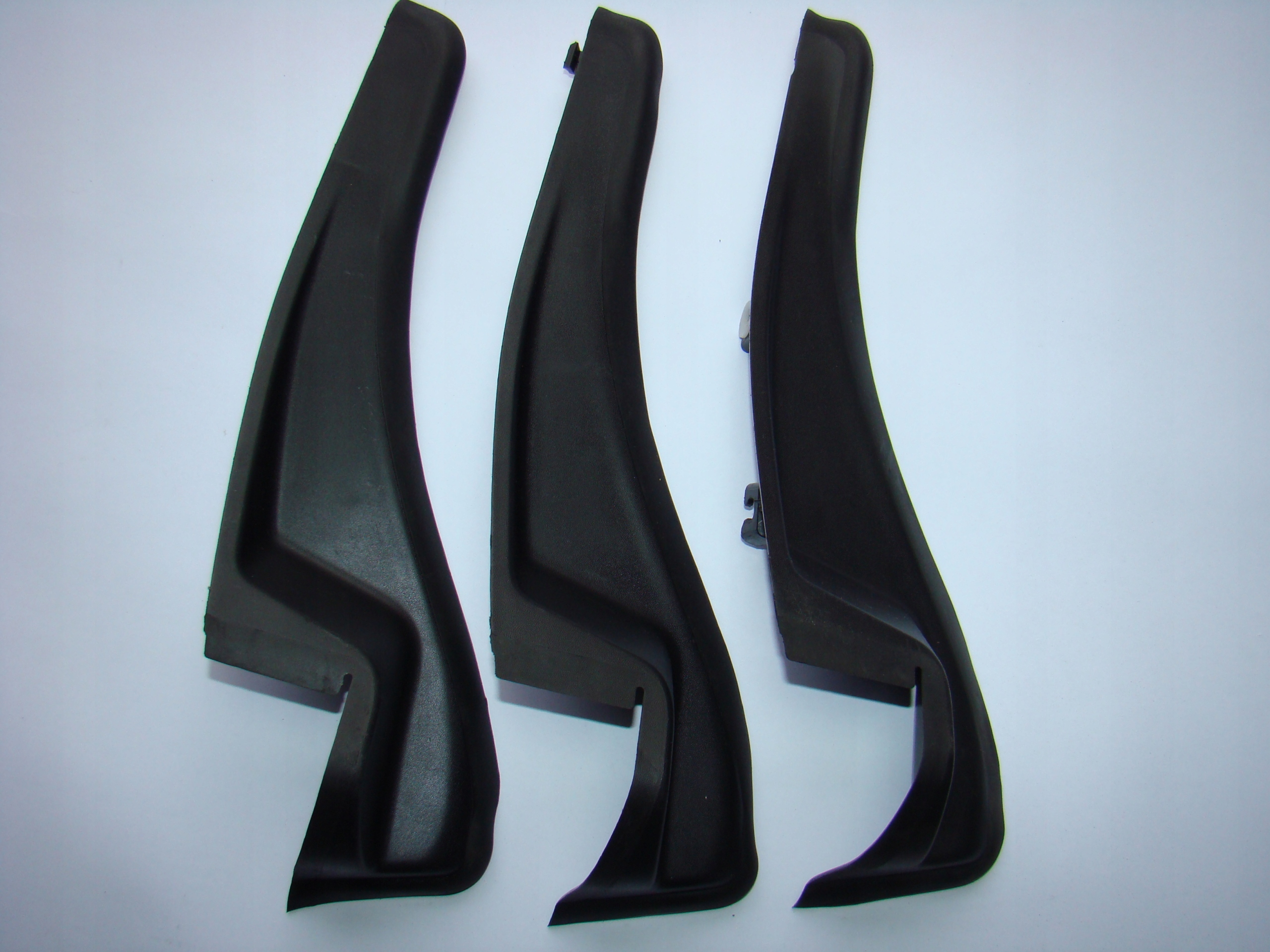 Listwa narożnik podszybia prawy Master Movano 4 IV 2019- 668101824R