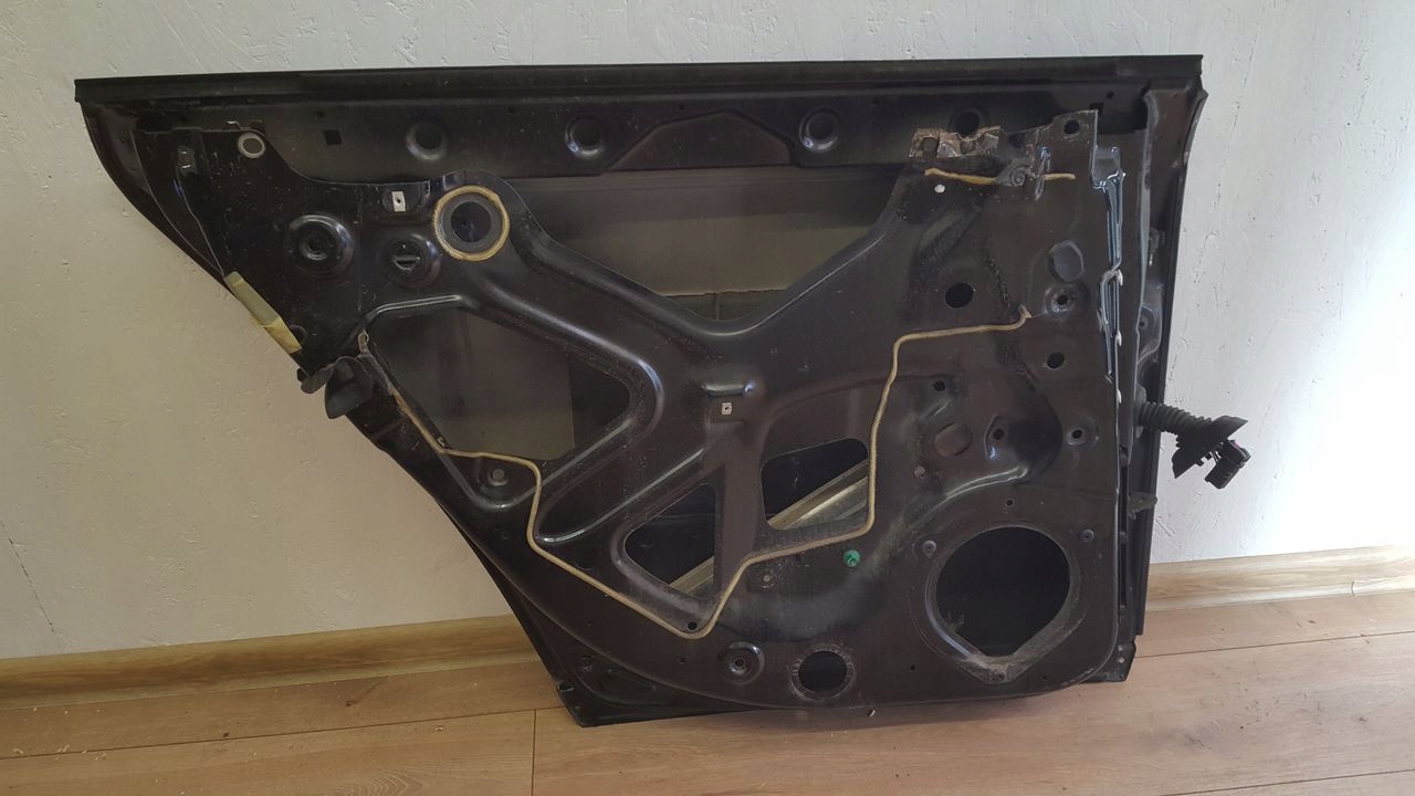 door rear part rear. left Audi A4 B7 2,0 TDI kombi