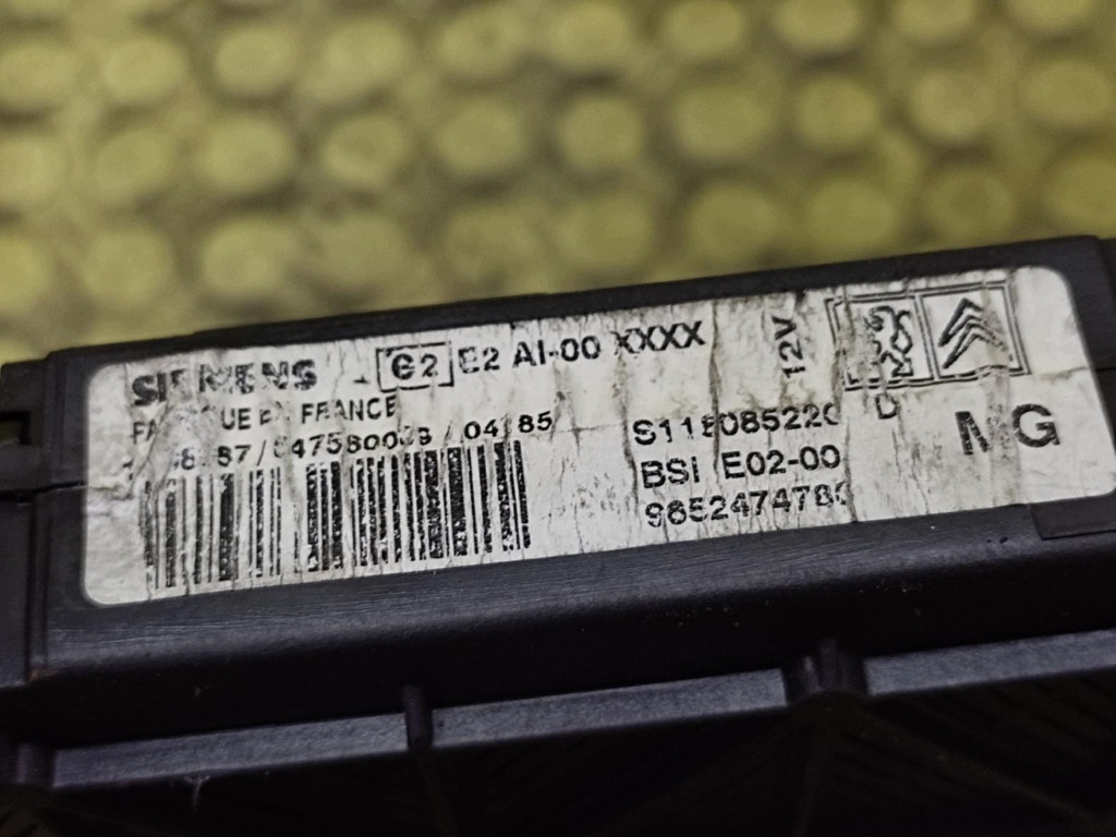 PEUGEOT 206 module boîte BSI 9652474780