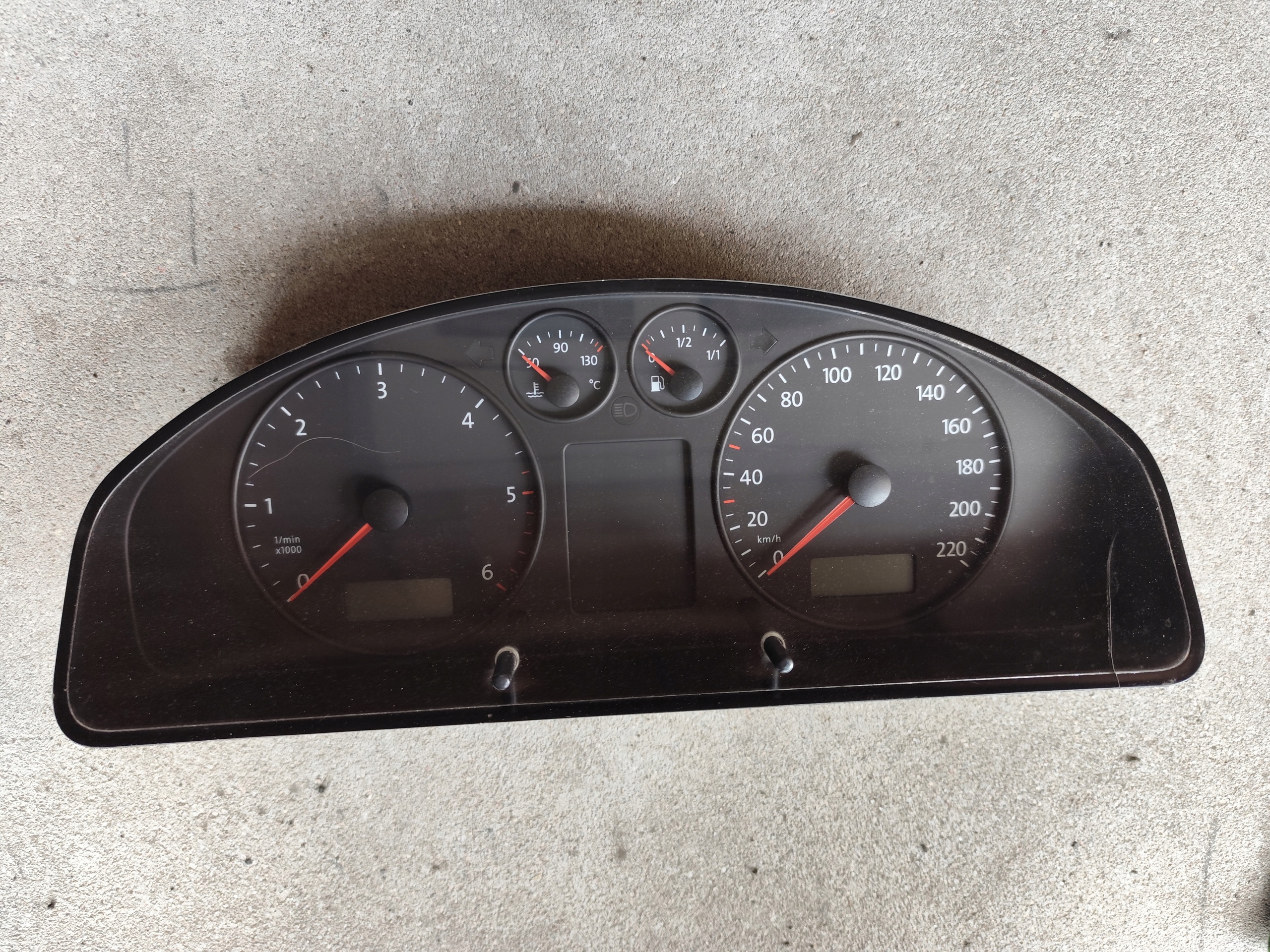 dials dials clock predkosciomierz VW T5 2.5 TDI 7H0920850GX