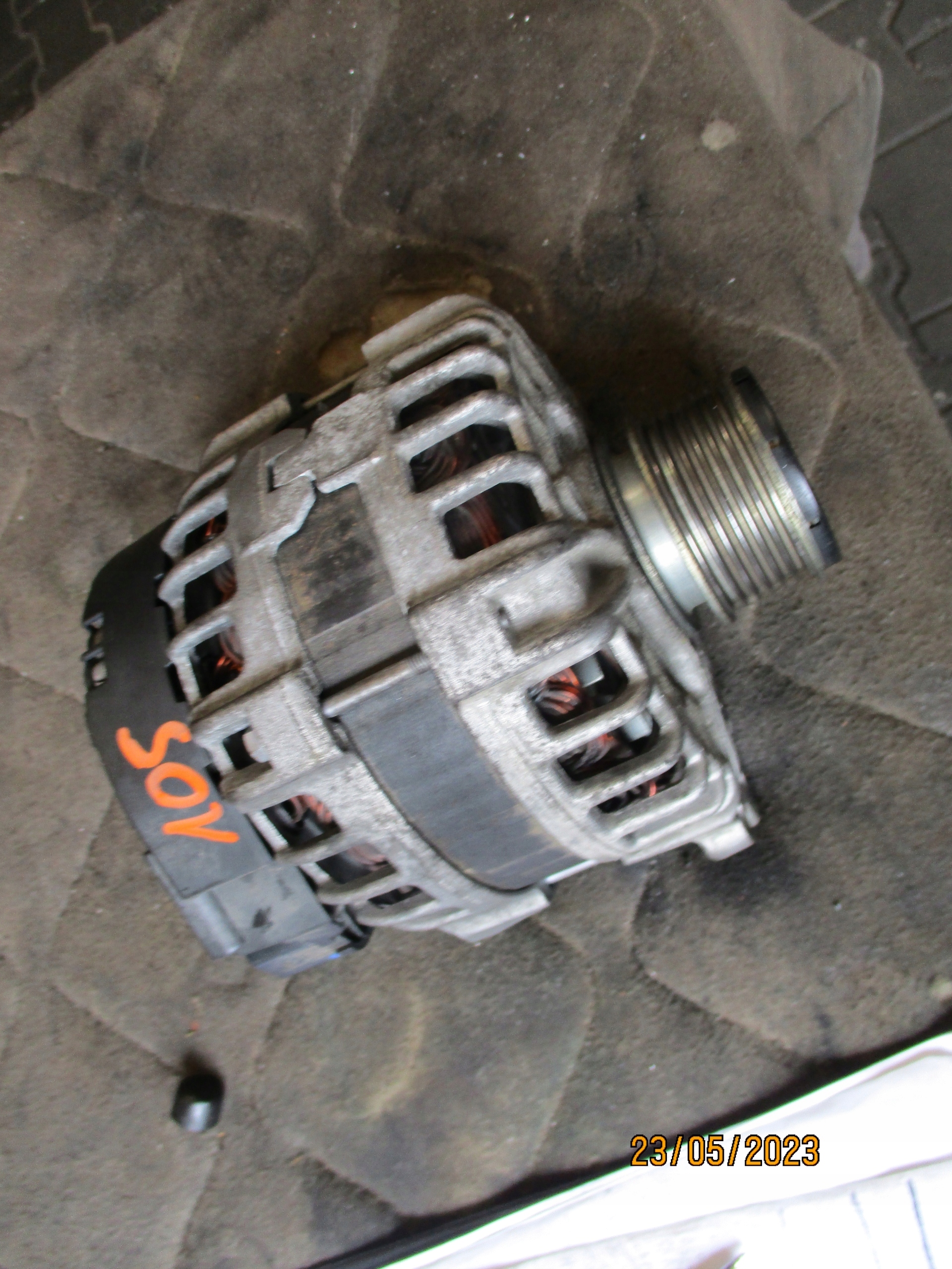 105. ALTERNATOR VW SKODA 03L903024F