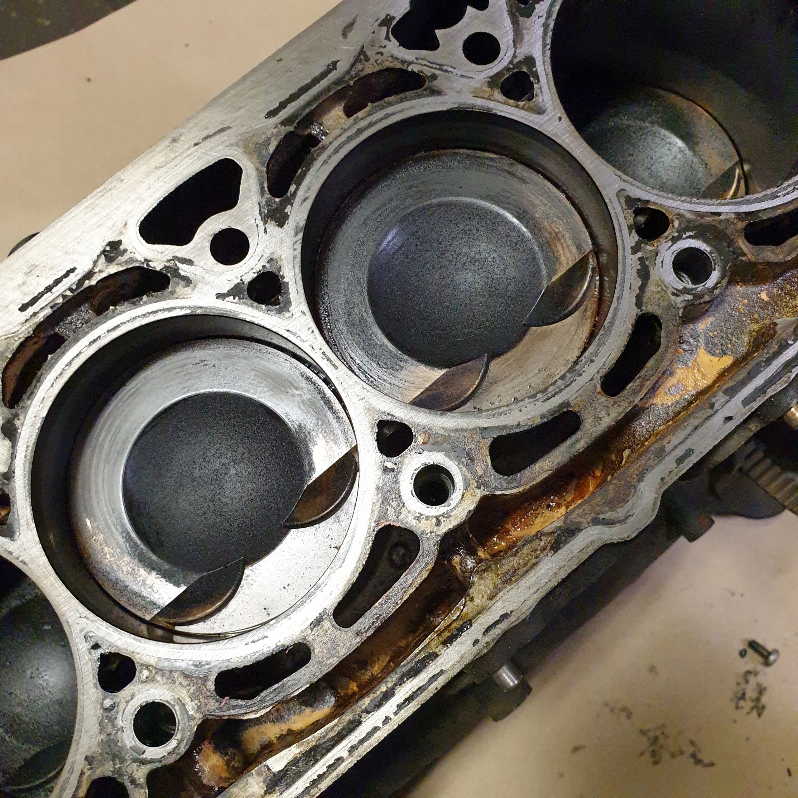 06H103021L - Поршень двигуна AUDI A4 B8 8K A5 8T 2.0 TFSI CDN OE