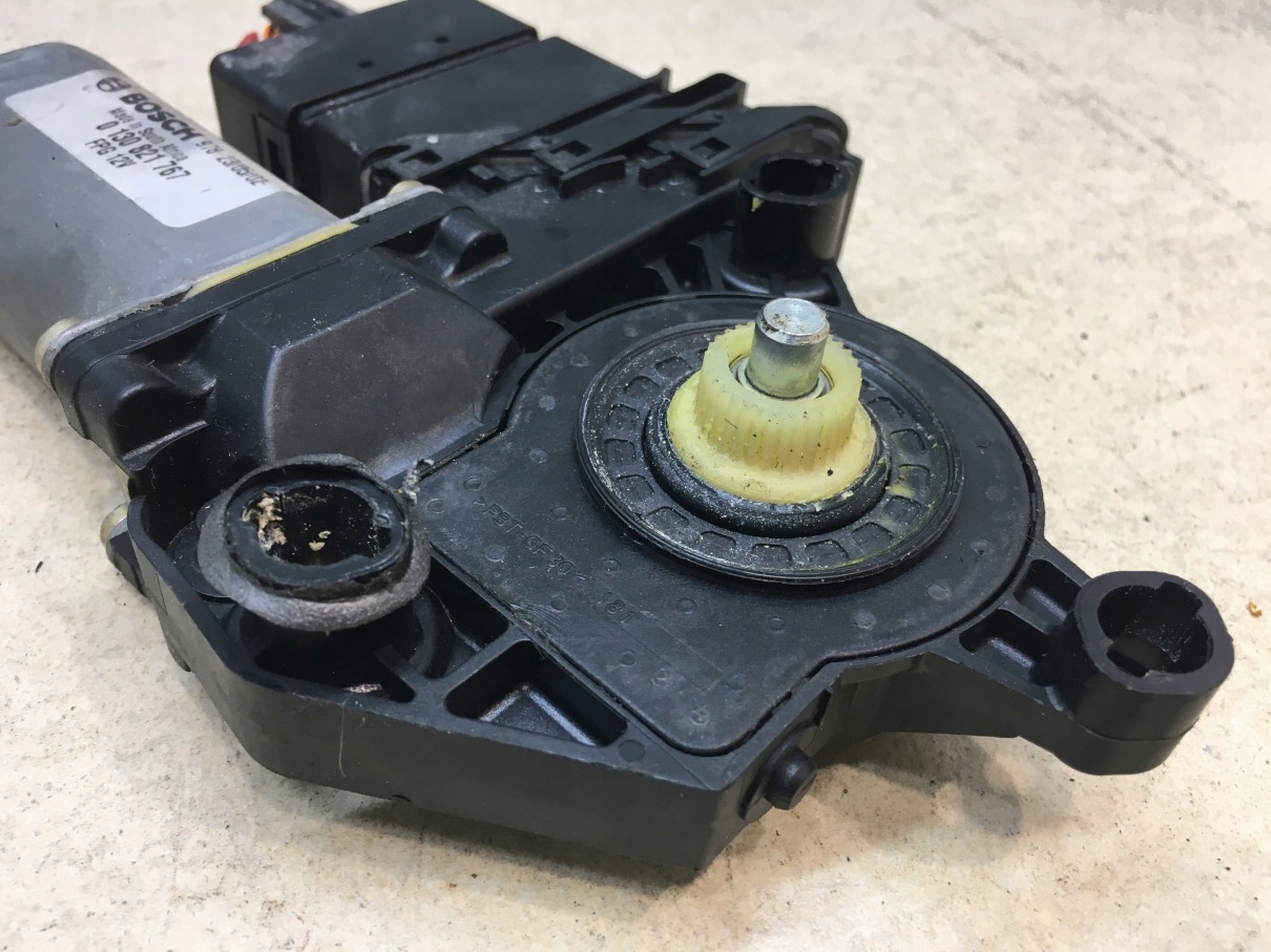 mini motor windows left rear part GOLF IV 0130821767