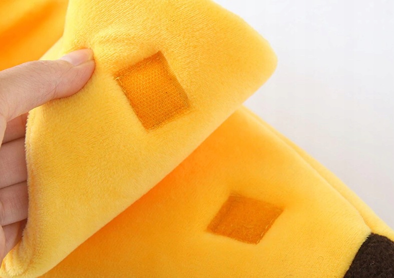 Lůžko pelíšek pro kočky ve tvaru banánu 65 cm