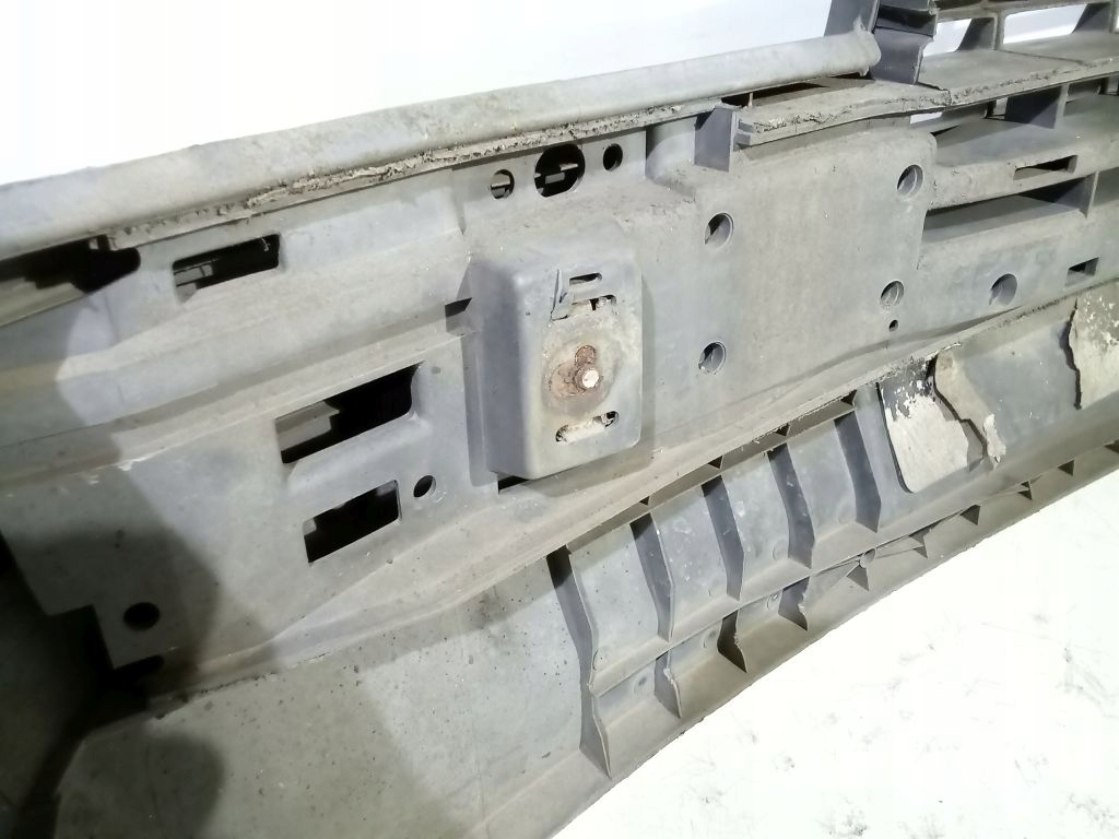 Opel Kadett E nárazník předek přední