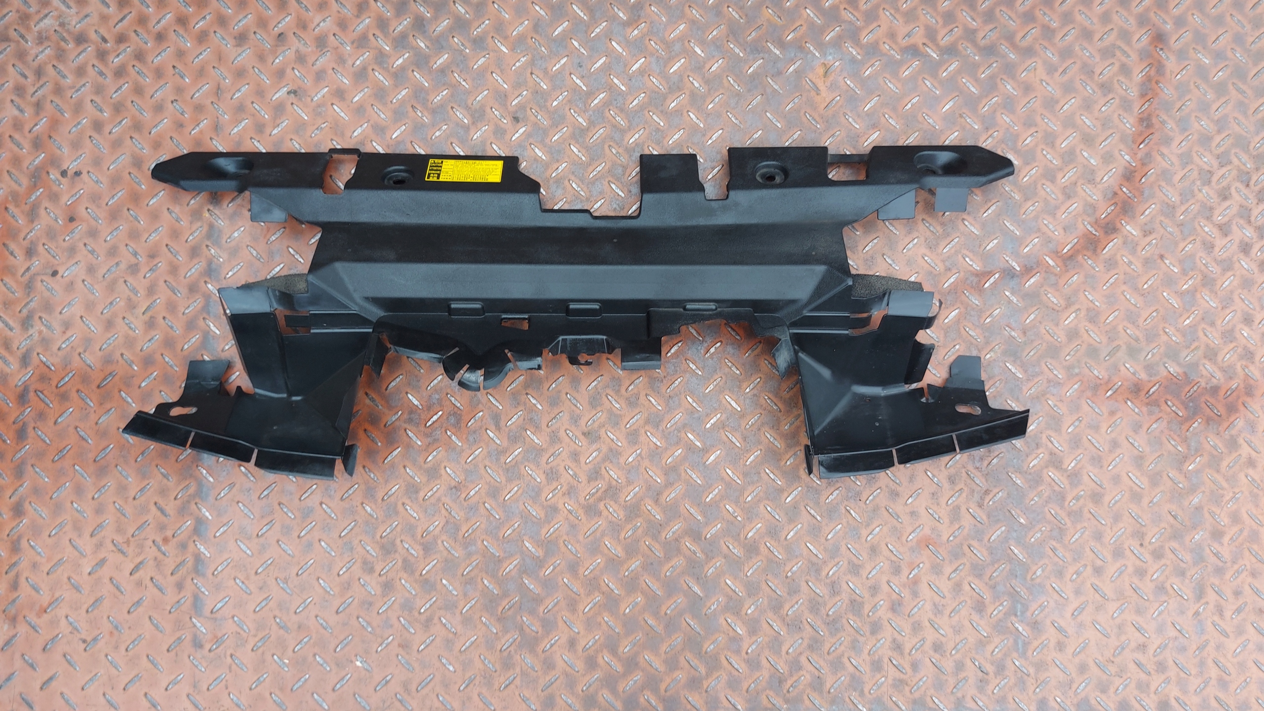 kryt stěny předek TOYOTA RAV4 IV 12-15