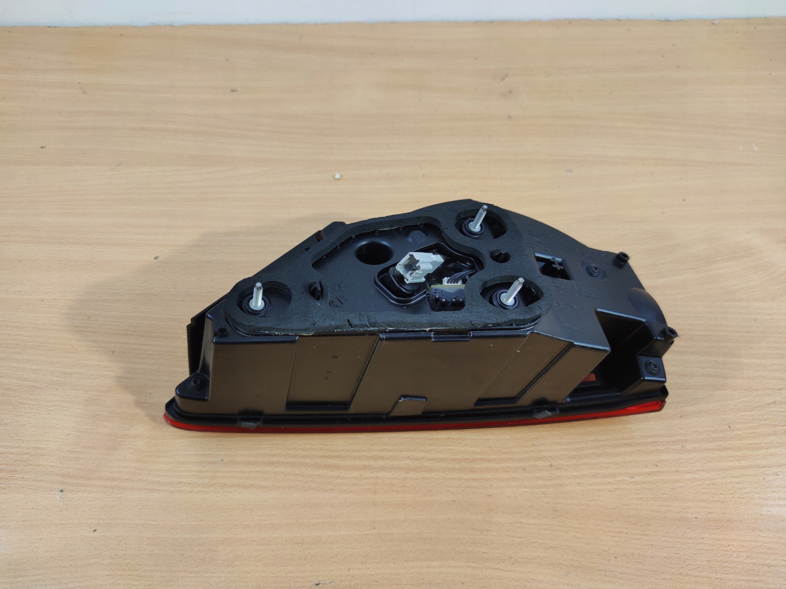 JAGUAR XF SPORTBRAKE new MODEL right light bonnet