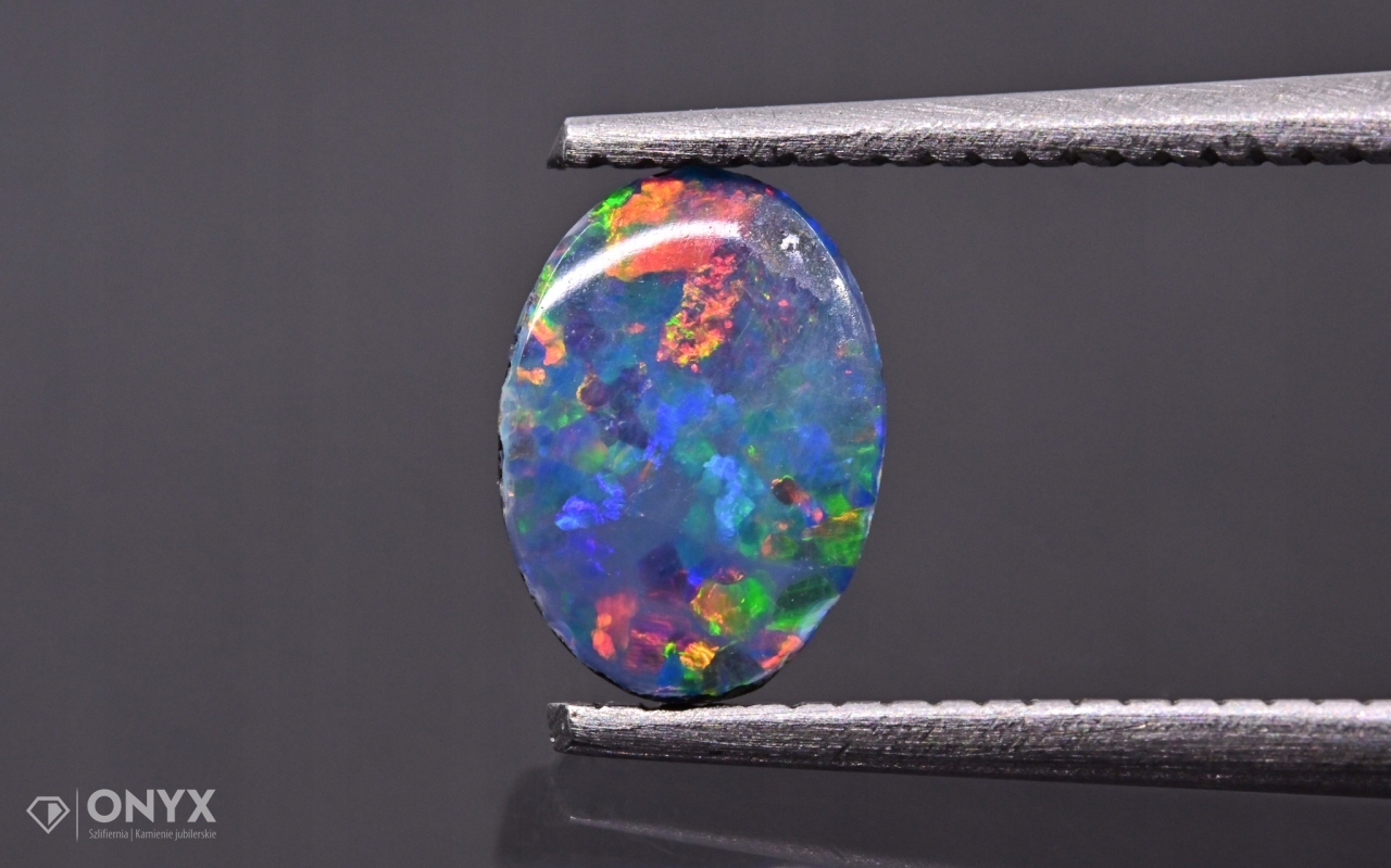 Opal Australská mělká konvexní dublet ovál 7x5 m