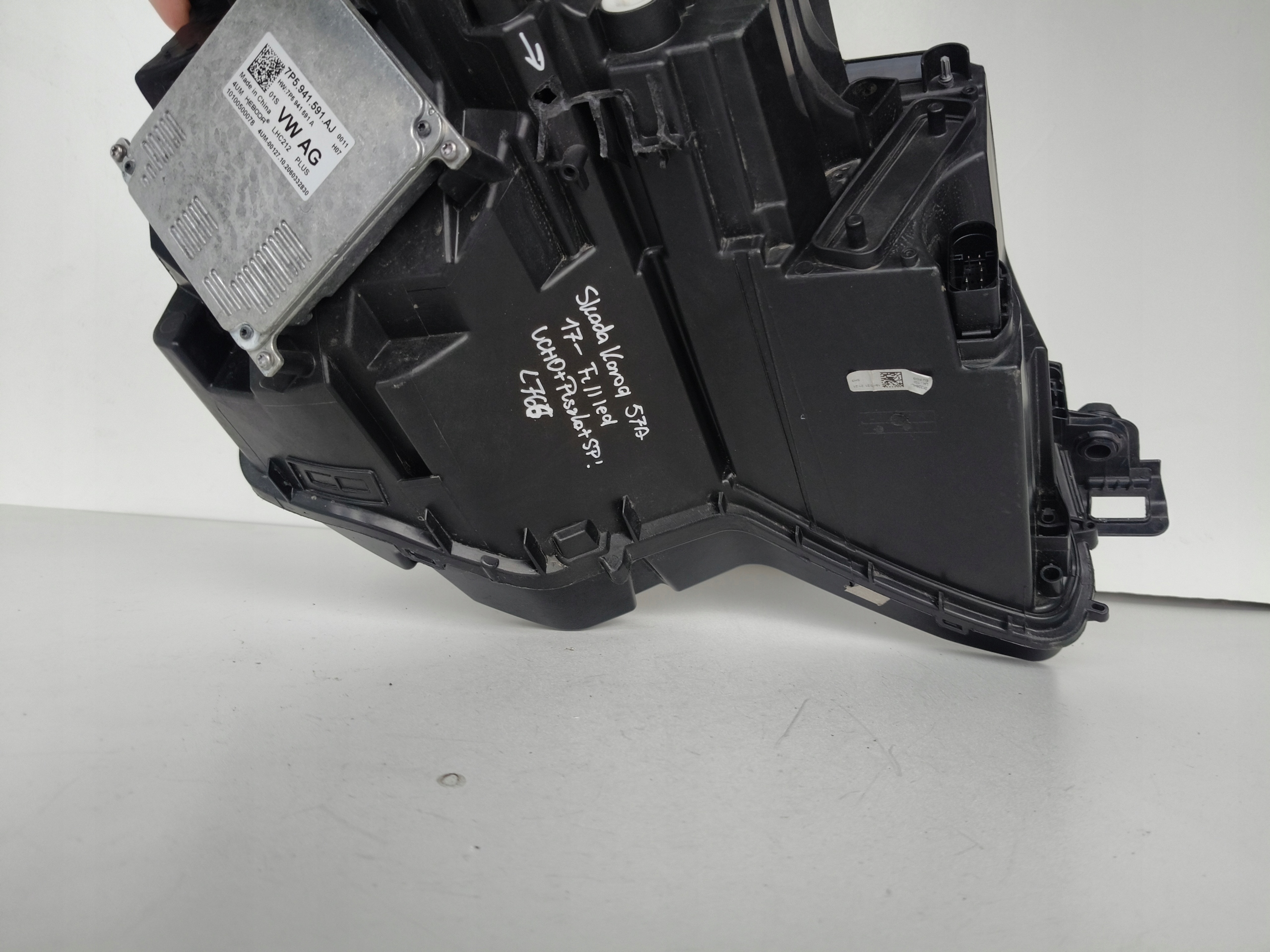 light left REFLEKTOR SKODA KAROQ 57A 17- FULL LED