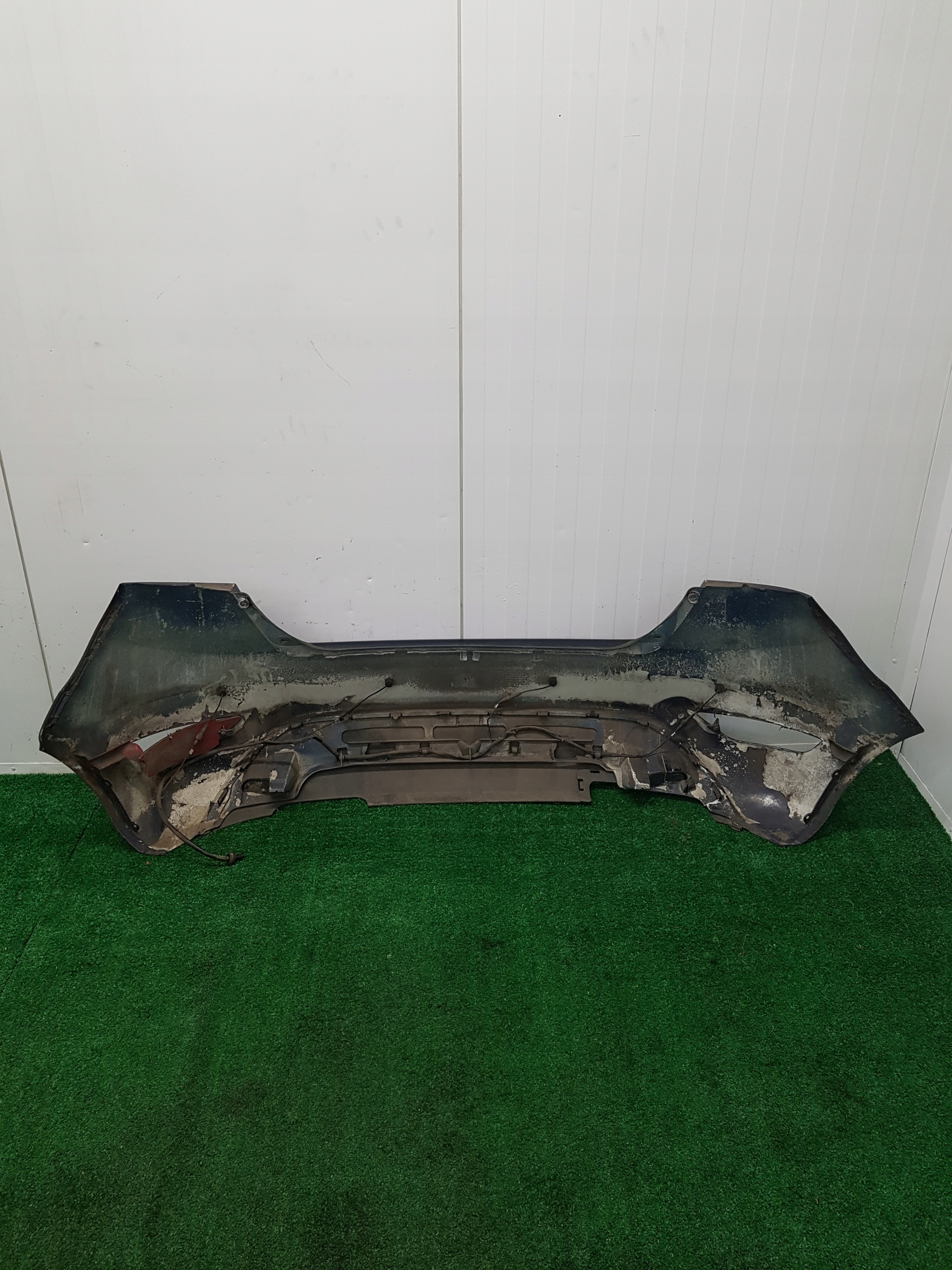 Pare choc Arrière Arrière FORD FIESTA MK 7 4xPDC 2009 CODE : E9