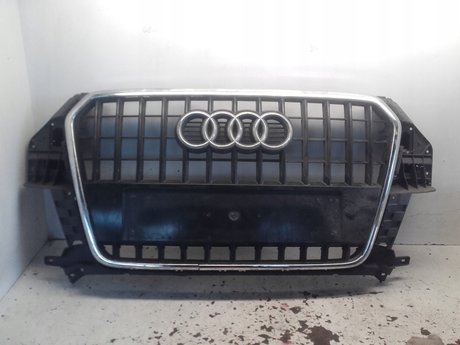 AUDI Q3u0 РЕШІТКА РЕШІТКА РАДІАТОРА БАМПЕРА ПЕРЕД 11-14