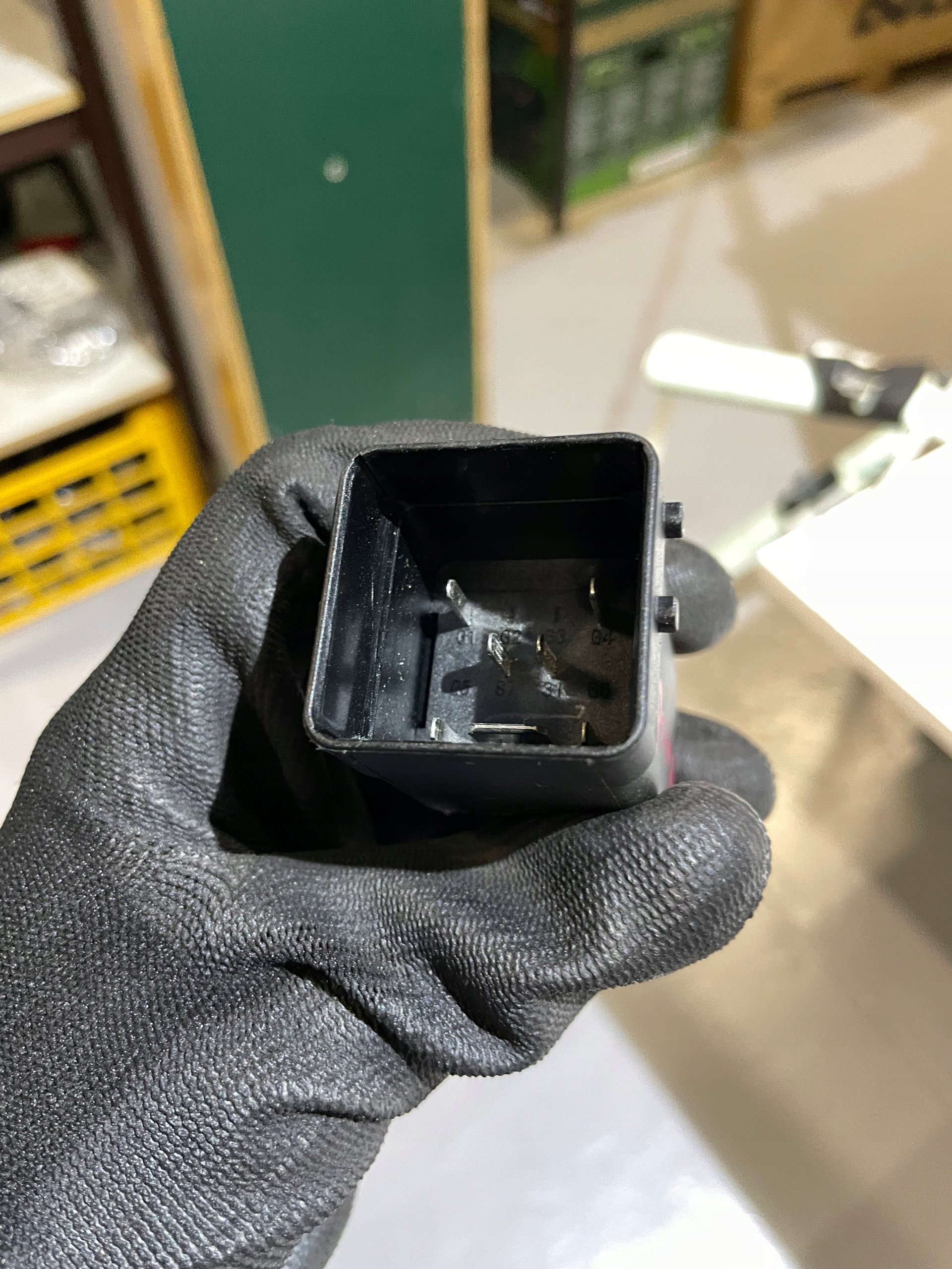 MASERATI LEVANTE 3.0 DIESEL RELAY 0281003116