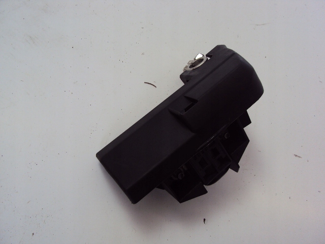 4F0915519 - KLEMA ЗАПОБІЖНИК VW ARTEON 2.0 TDI DSG 17R