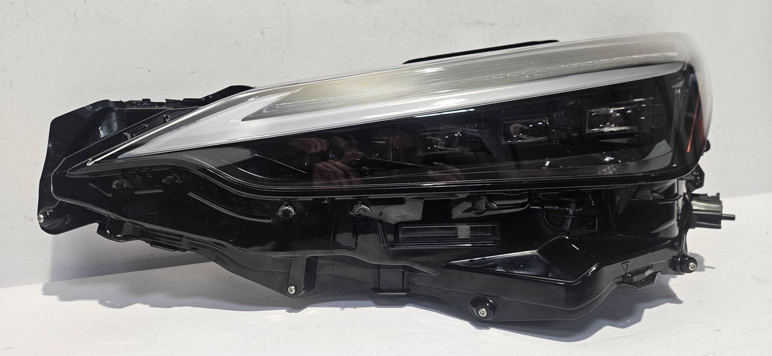 Reflektor gauche prise Lexus NX