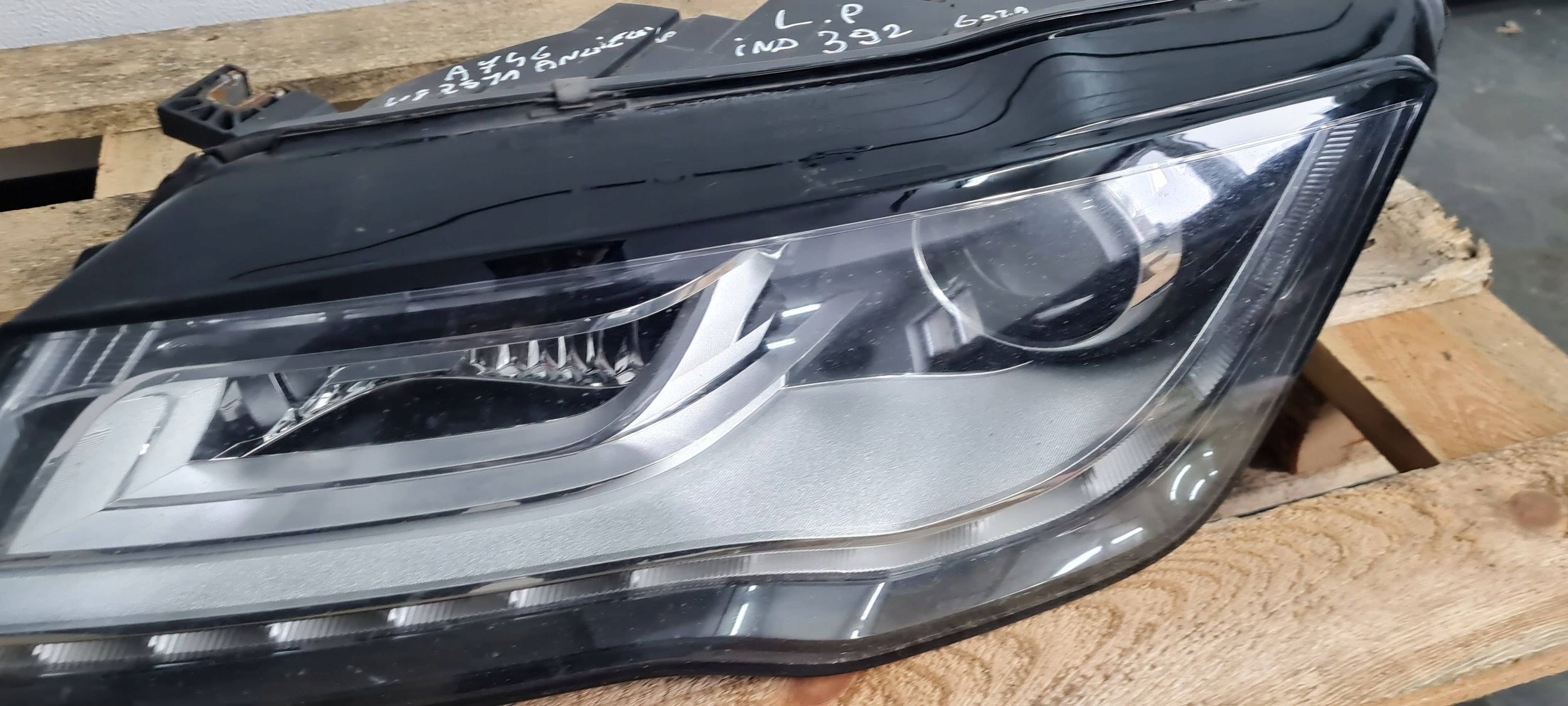 A7 4G S7 light XENON left left front ANGLIK 4G8941005D