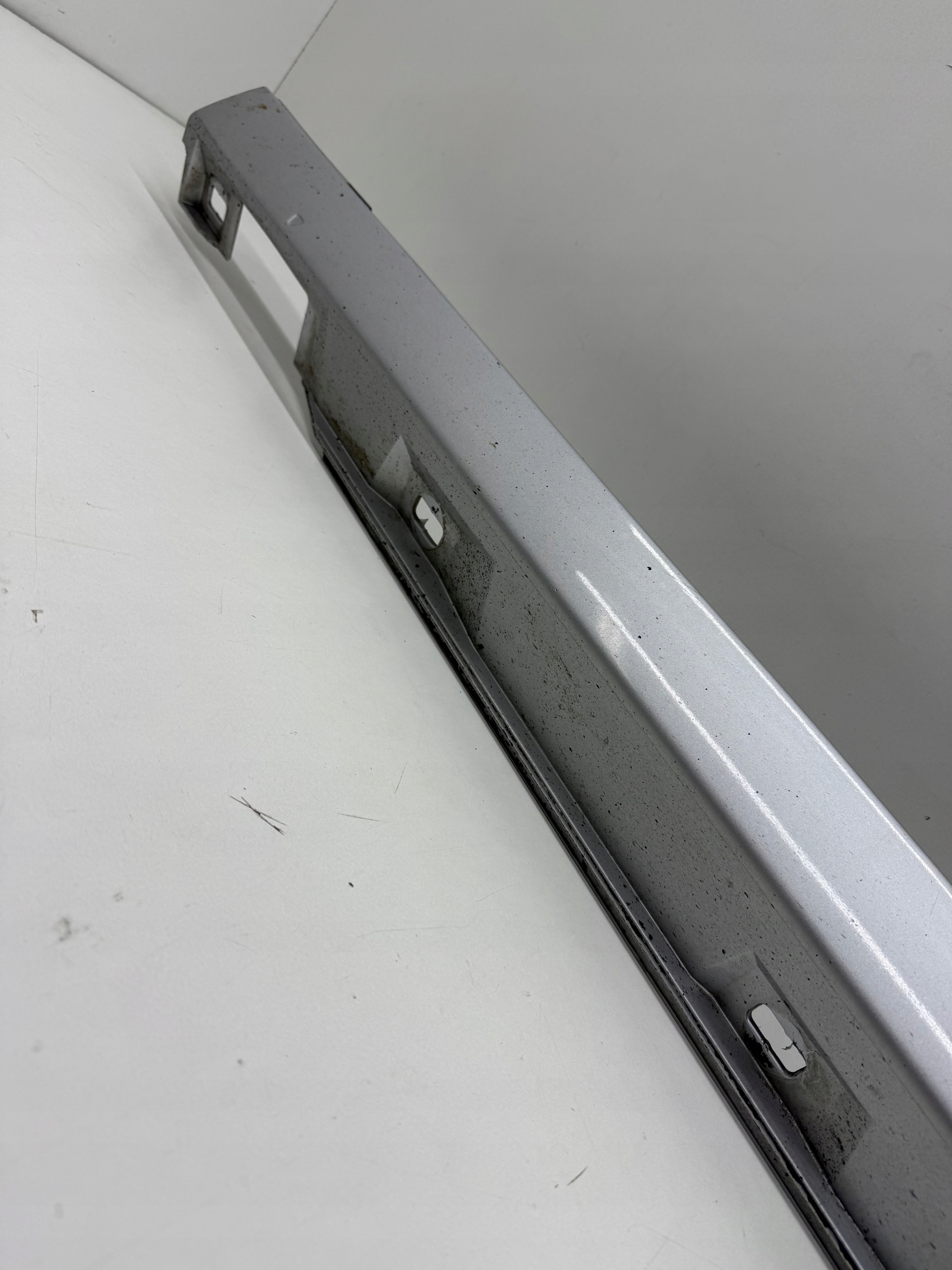 AUDI A6 C7 moulding cap of the threshold threshold left colour LX7W SREBRNA