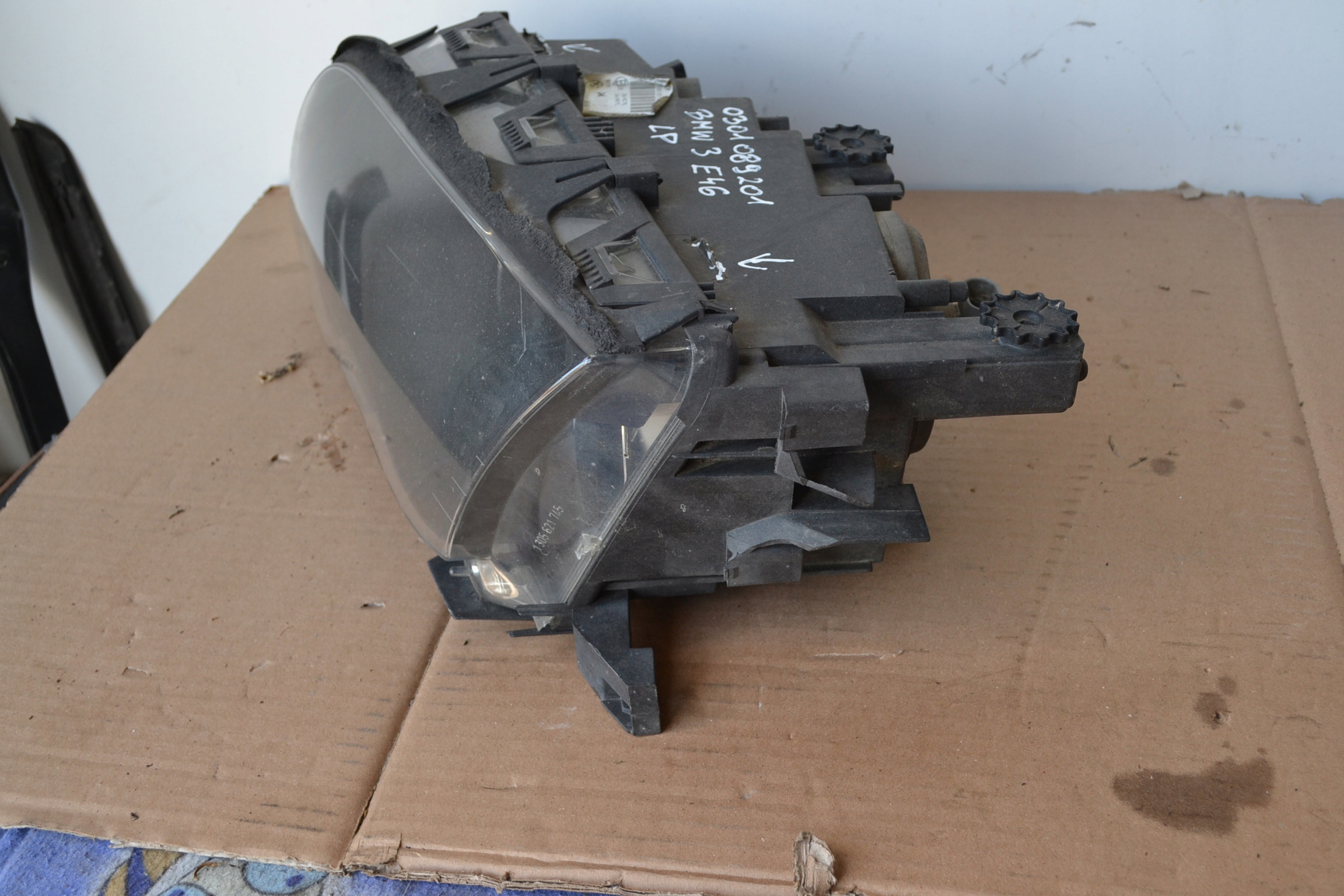 light REFLEKTORLEWA front BMW E46 3 0301089201