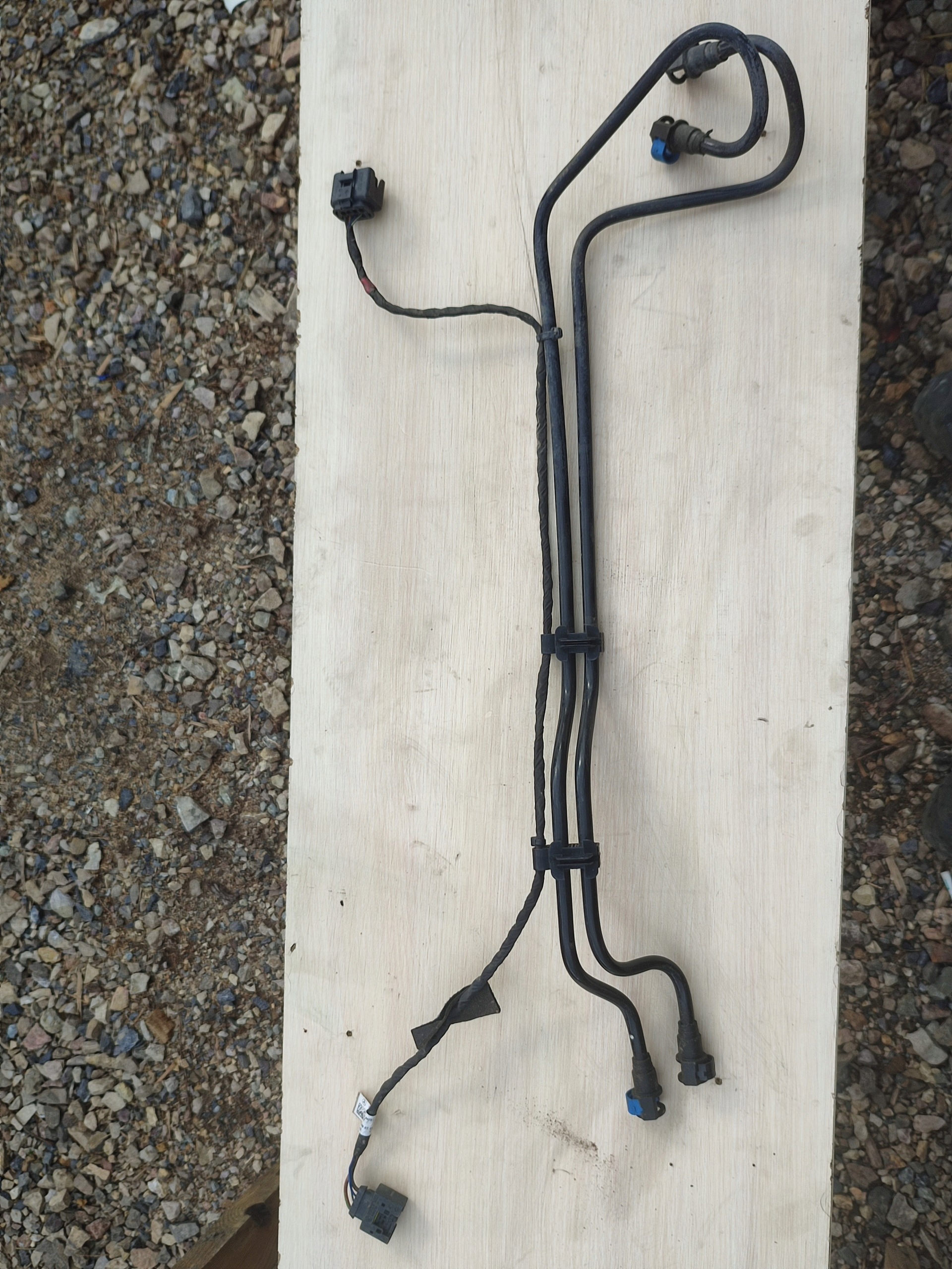 fuel line Schläuche MERCEDES SPRINTER 906 A9064703564