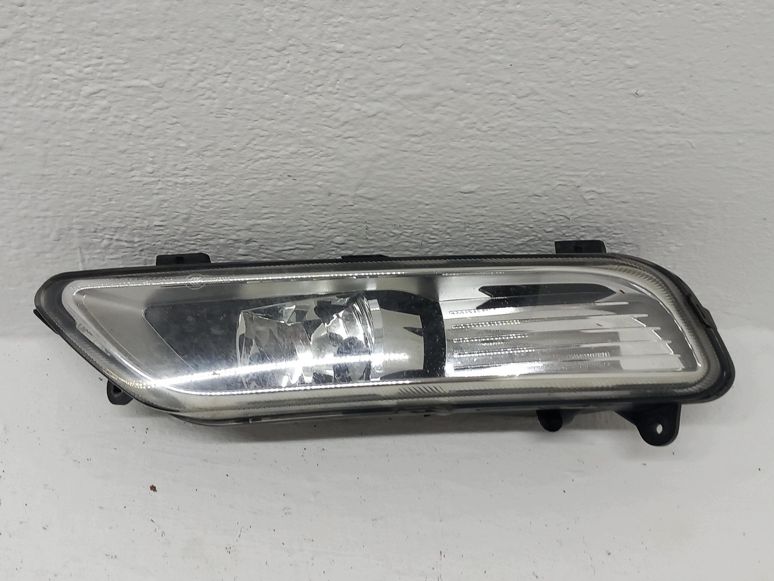 VW PASSAT B7 fog light left front DOSWIETLANIE 3AA941661 B/D/G