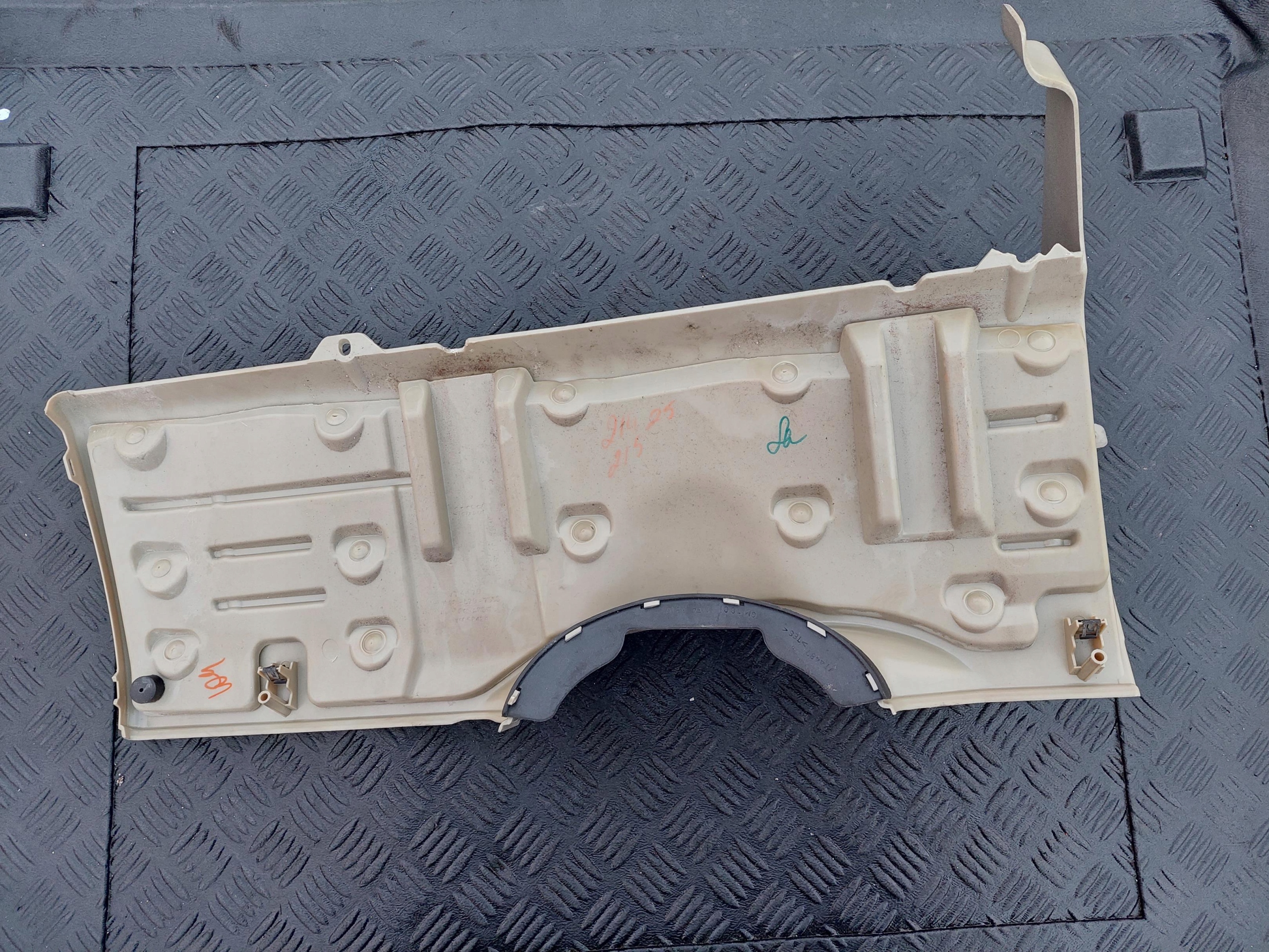 PANEL couverture inférieur du tableau de bord tableau de bord 15058424 HUMMER H2 6.0 V8