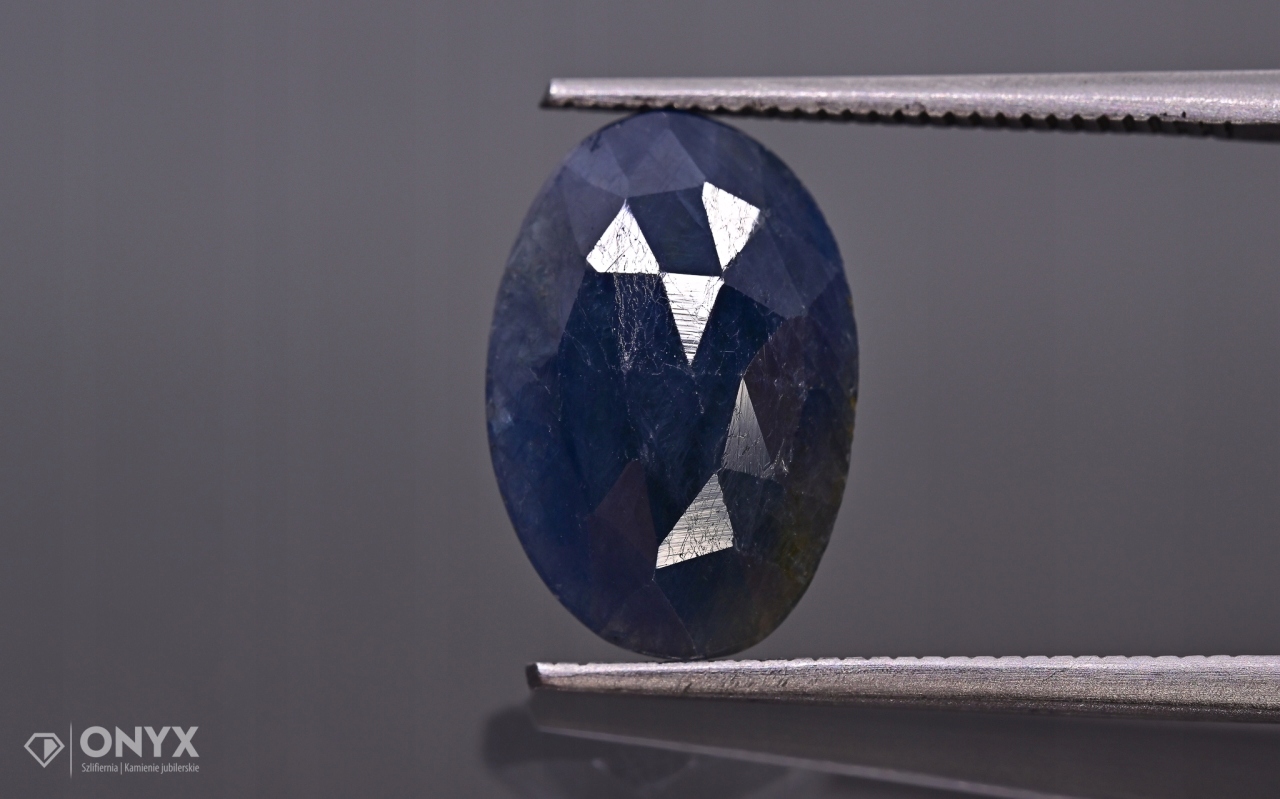 Safír fasetovaná nepravidelná rozeta 13x8,8 mm