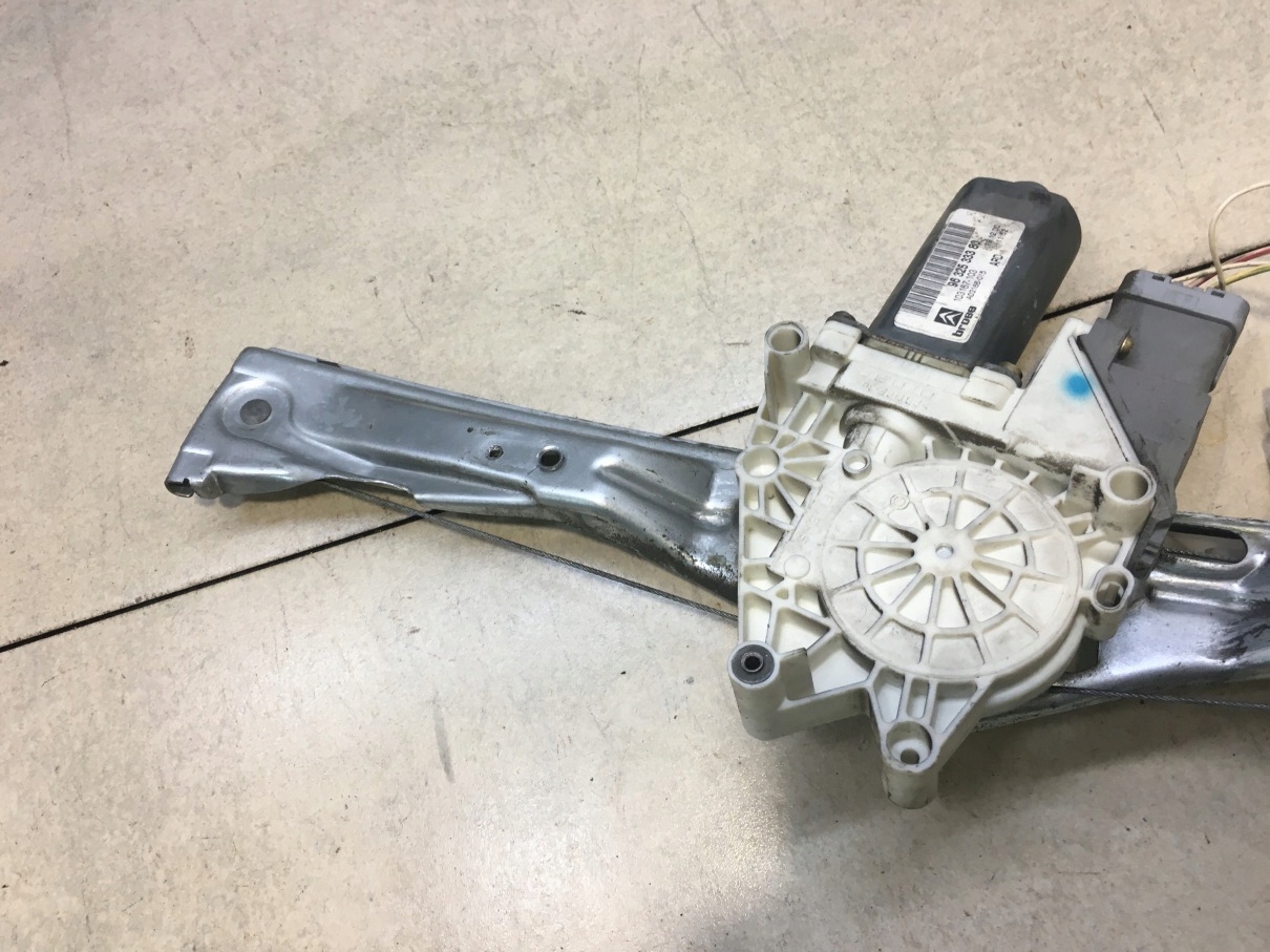 window regulator right rear part C5 and 9632533380