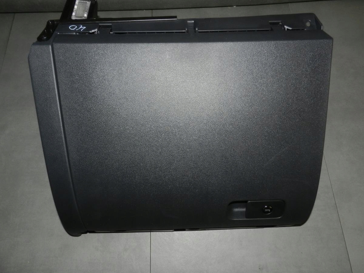 VW JETTA 5C Handschuhfach des Beifahrers 5C7857097