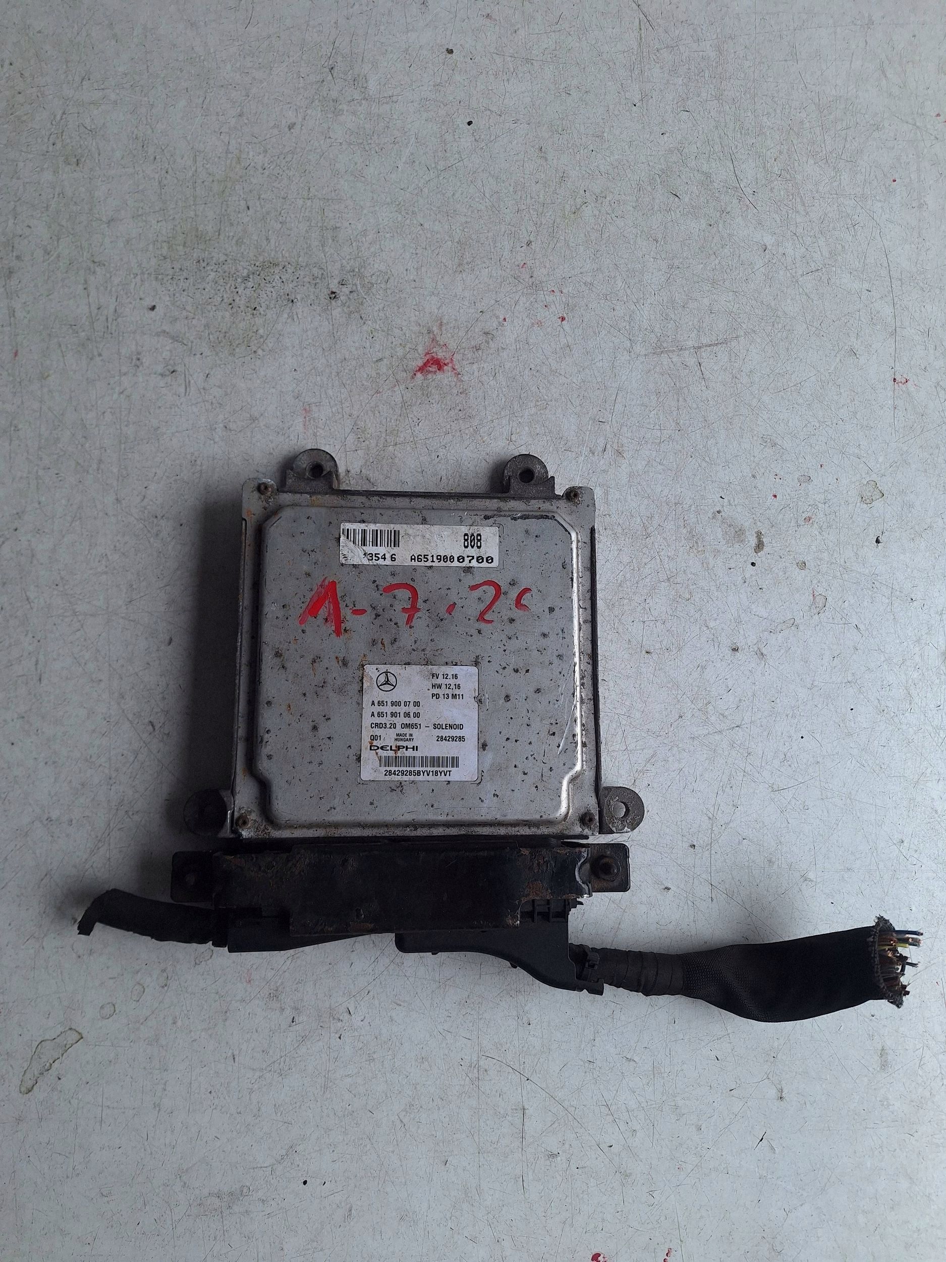 MERCEDES computer control unit of the engine A6519000700 DELPHI A6510600