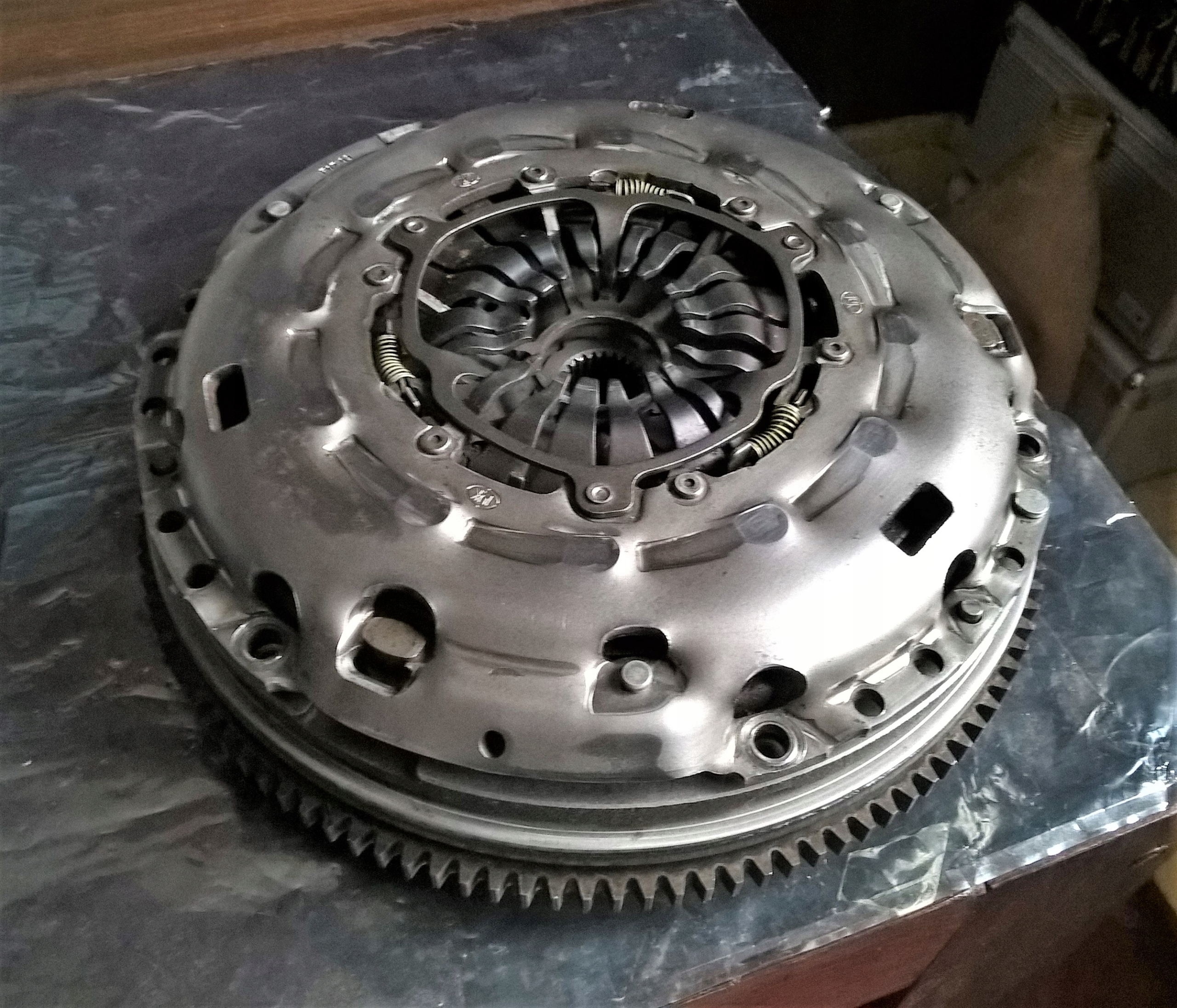 FORD MONDEO MK3 2.0 TDDI TDCI SPRZĘGŁO KOŁO DWUMASOWE DWUMAS LUK KPL Producent części LuK