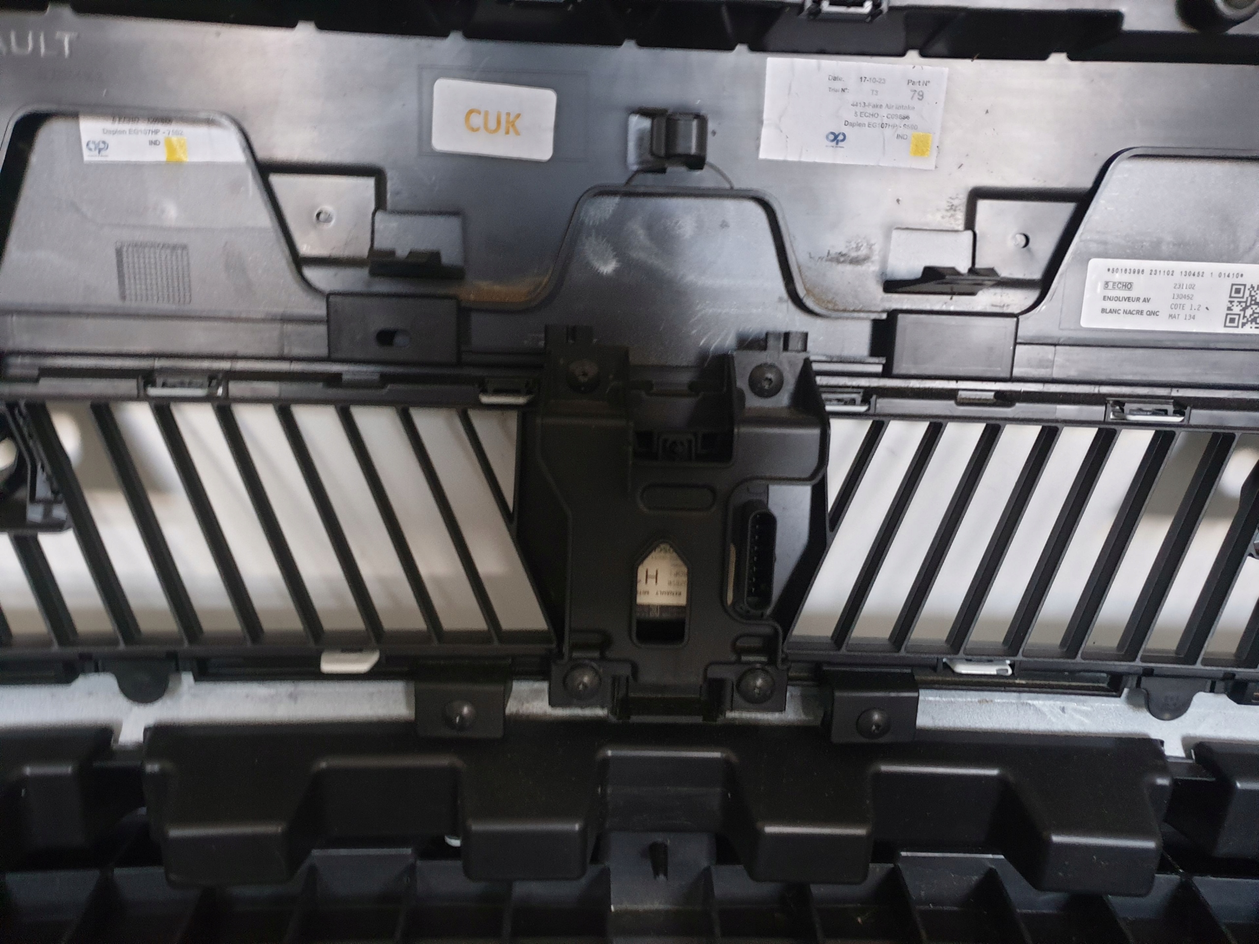 RENAULT 5 V E-TECH 24- Stoßstange vorne vorne PDC RADAR LED abdeckung