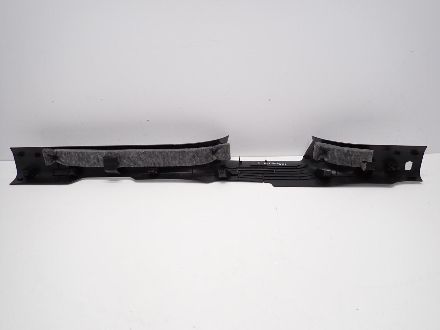 LISTWA OSŁONA PROGU PROGOWA SŁUPKA LEWA 4KE853905 AUDI E-TRON 4KE 22R Wersja Europejska