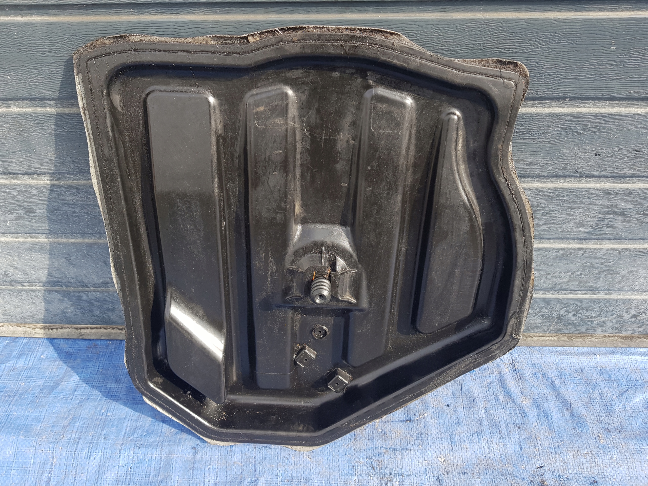 MERCEDES W207 W204 sump floor boot 2046100575